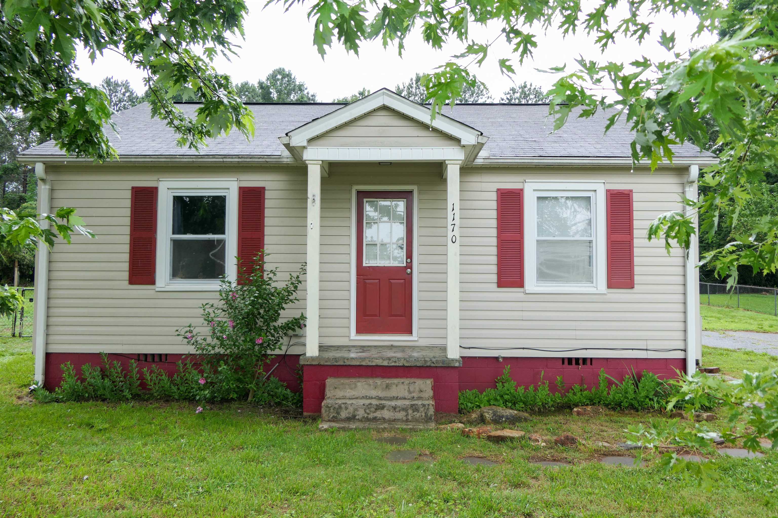 1170 Campton Rd Property Photo 1
