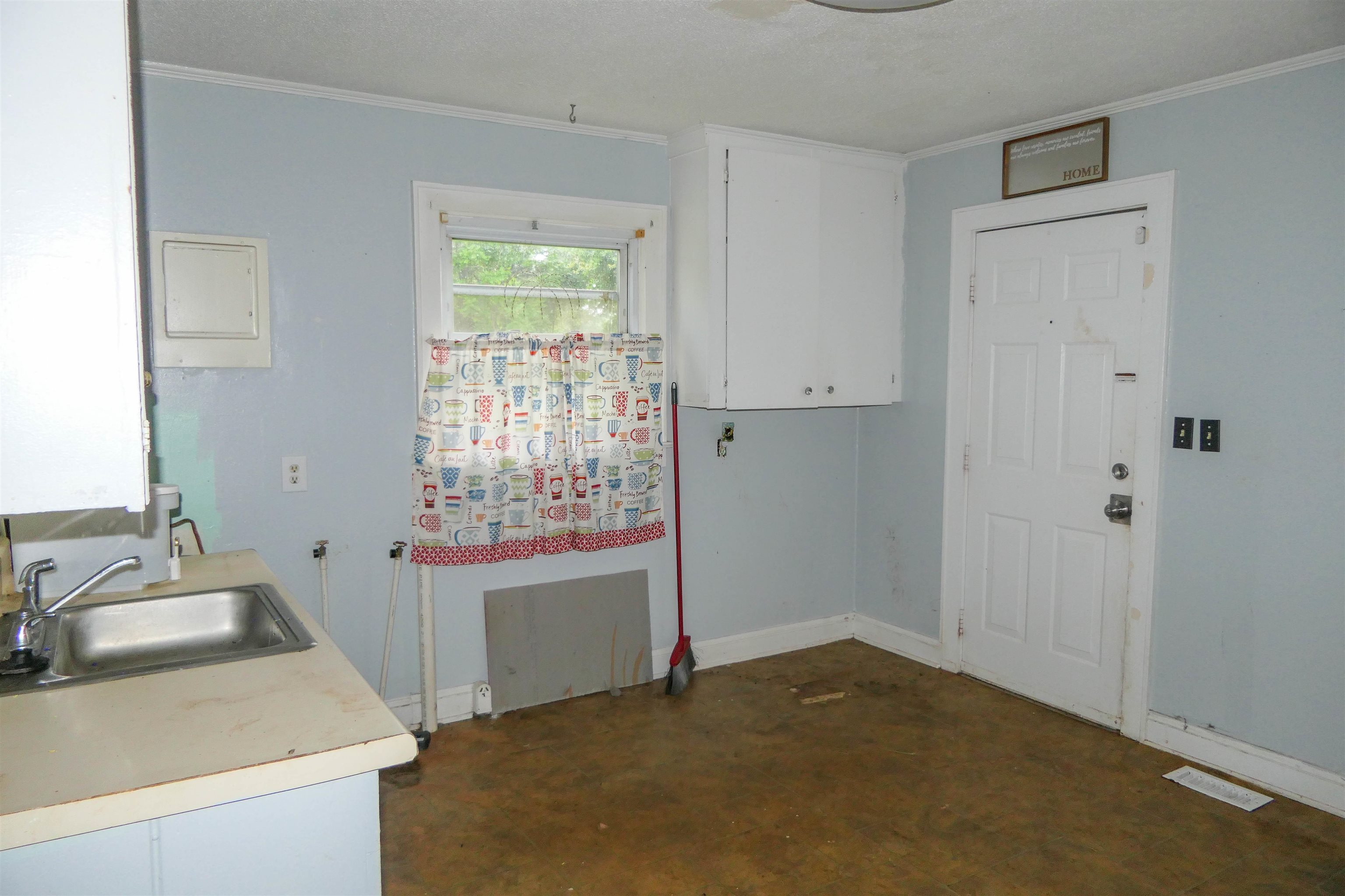 1170 Campton Rd Property Photo 5