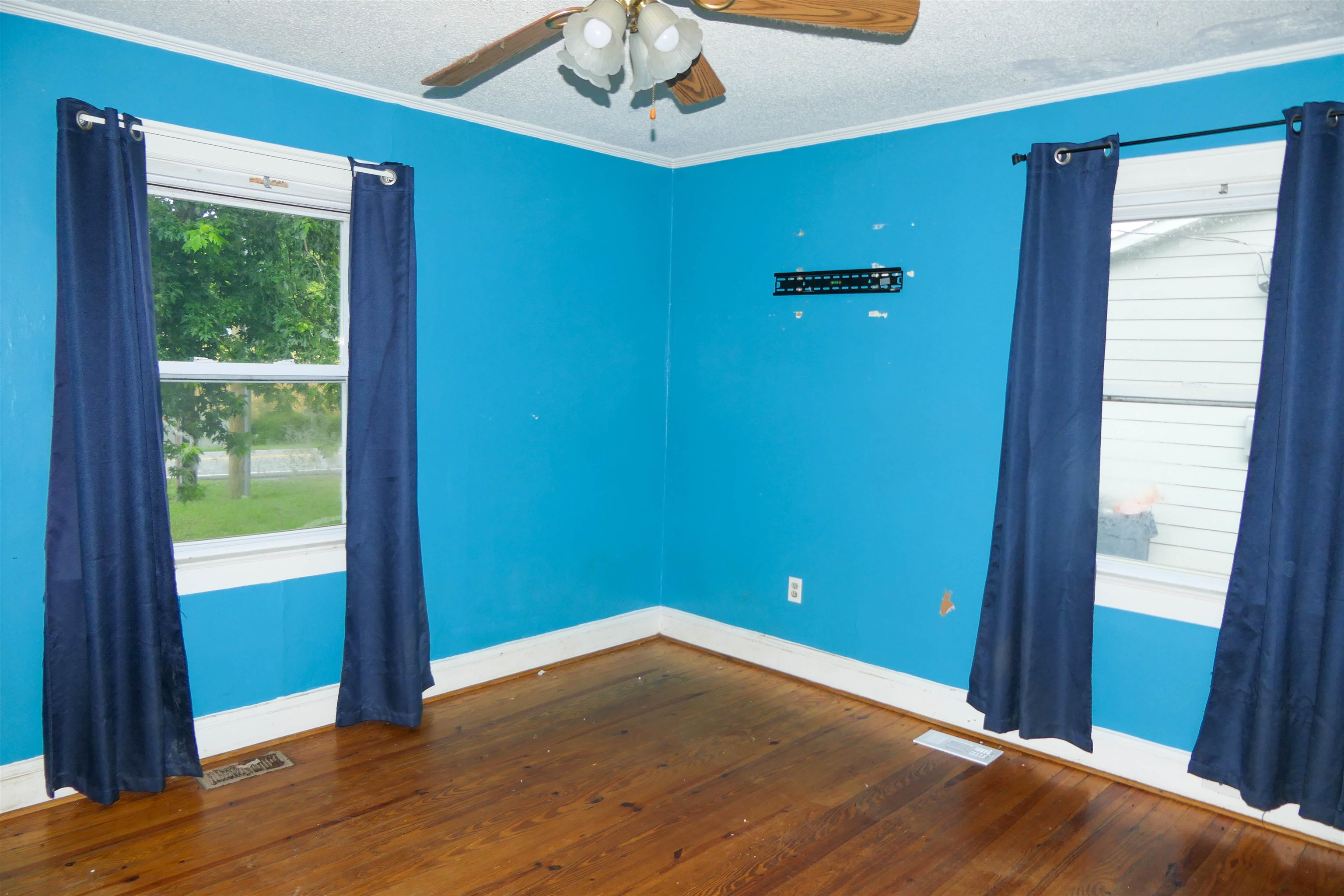 1170 Campton Rd Property Photo 8