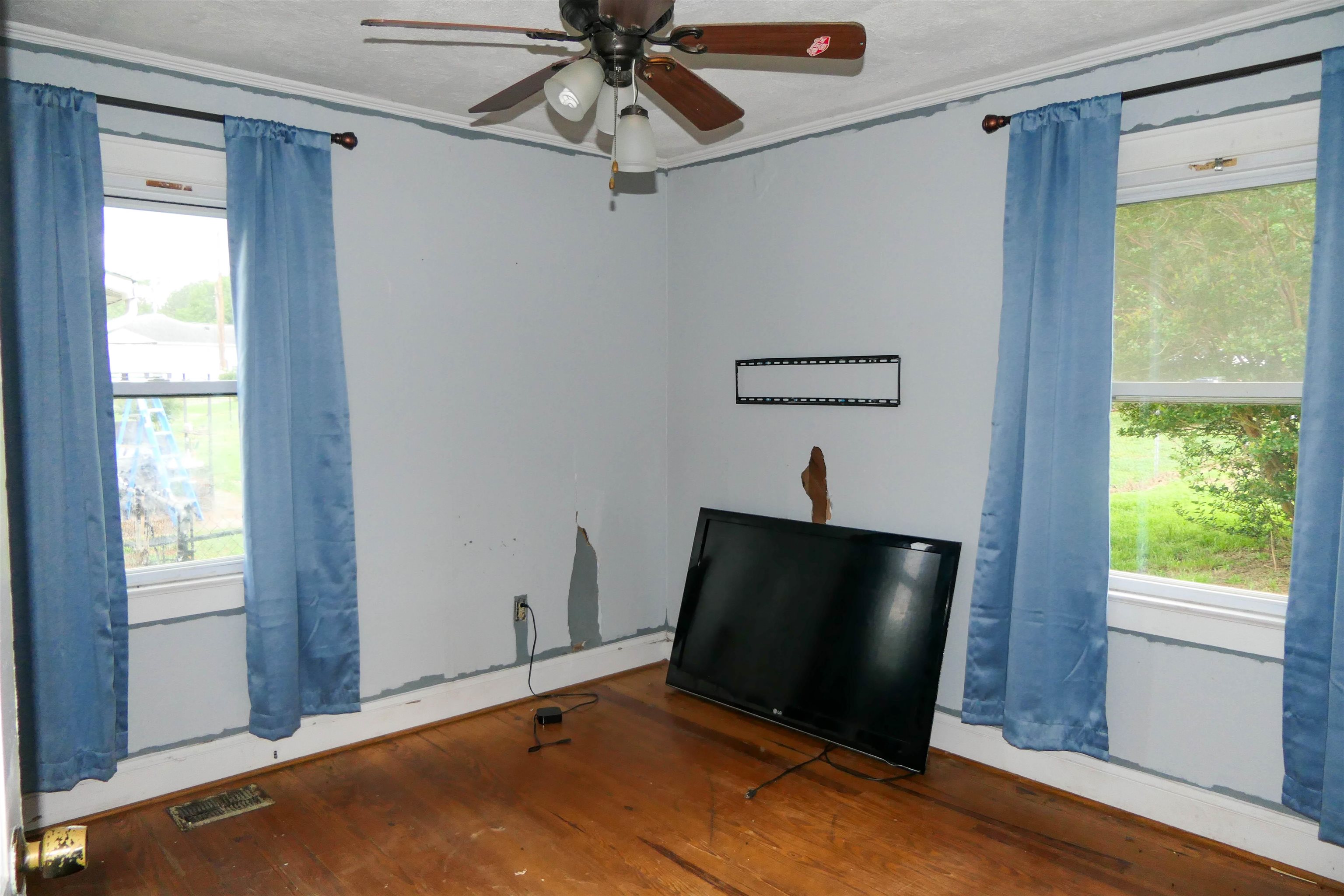 1170 Campton Rd Property Photo 9
