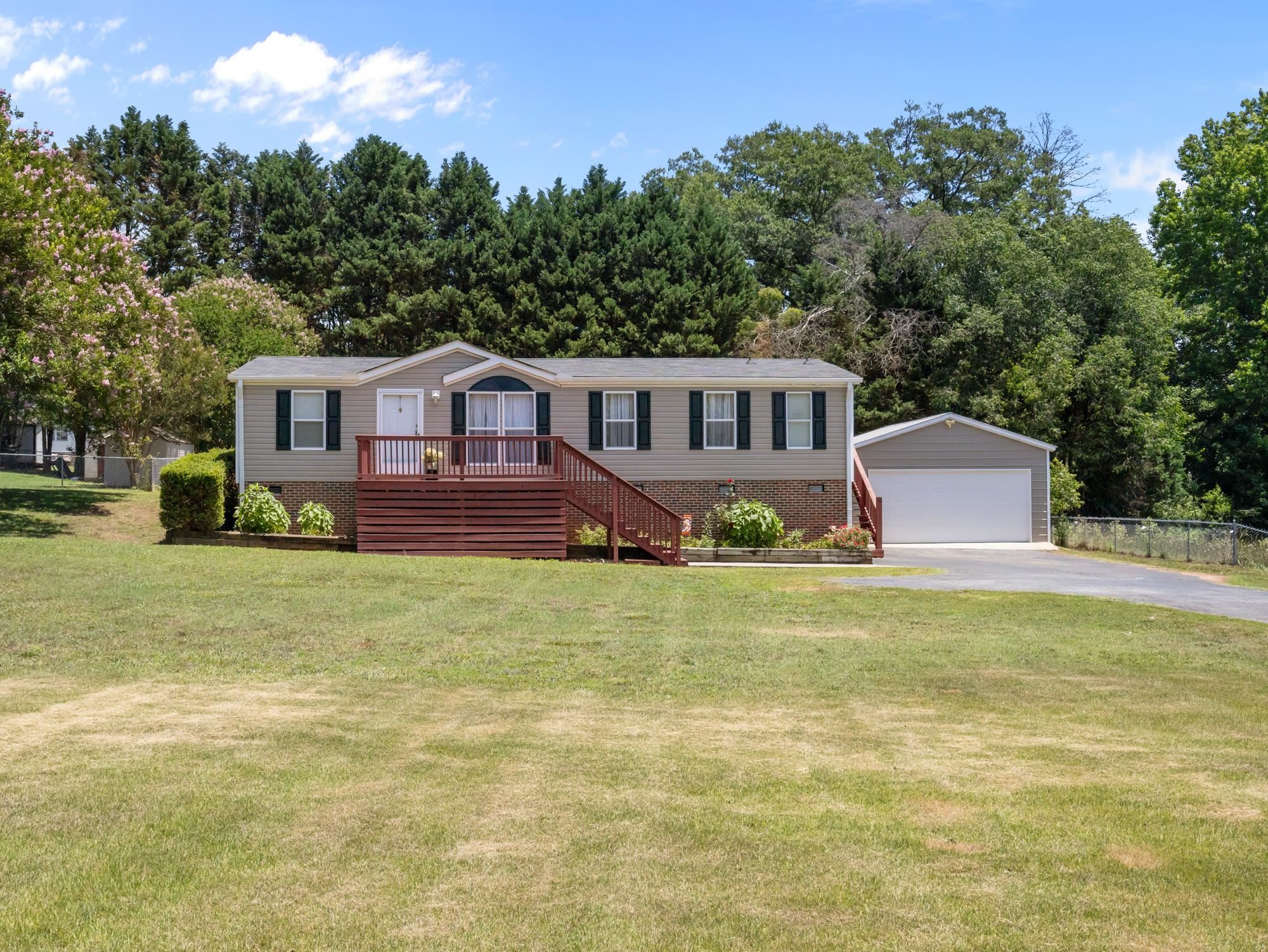 324 Groce Meadow Rd Property Photo 3