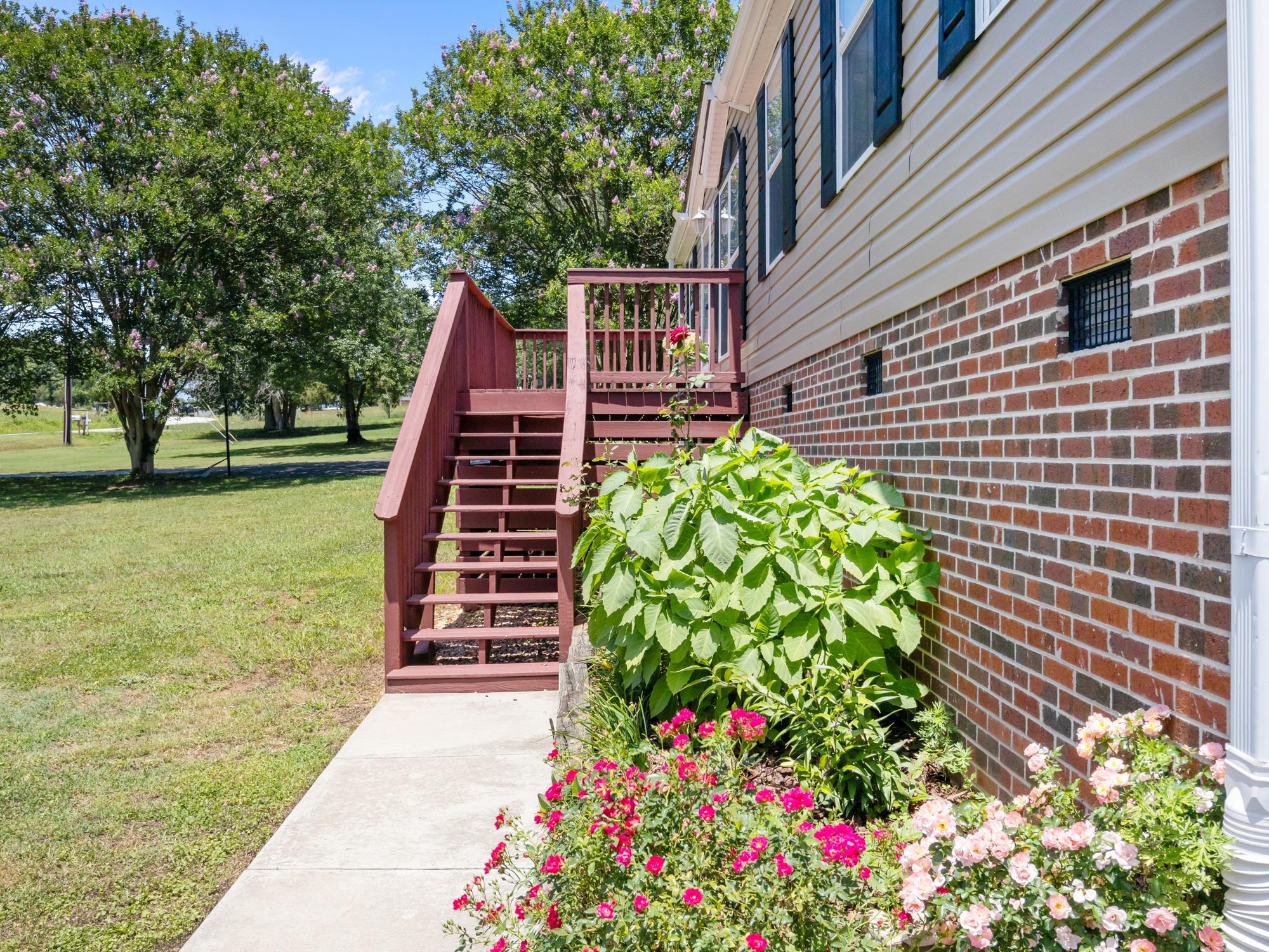 324 Groce Meadow Rd Property Photo 5