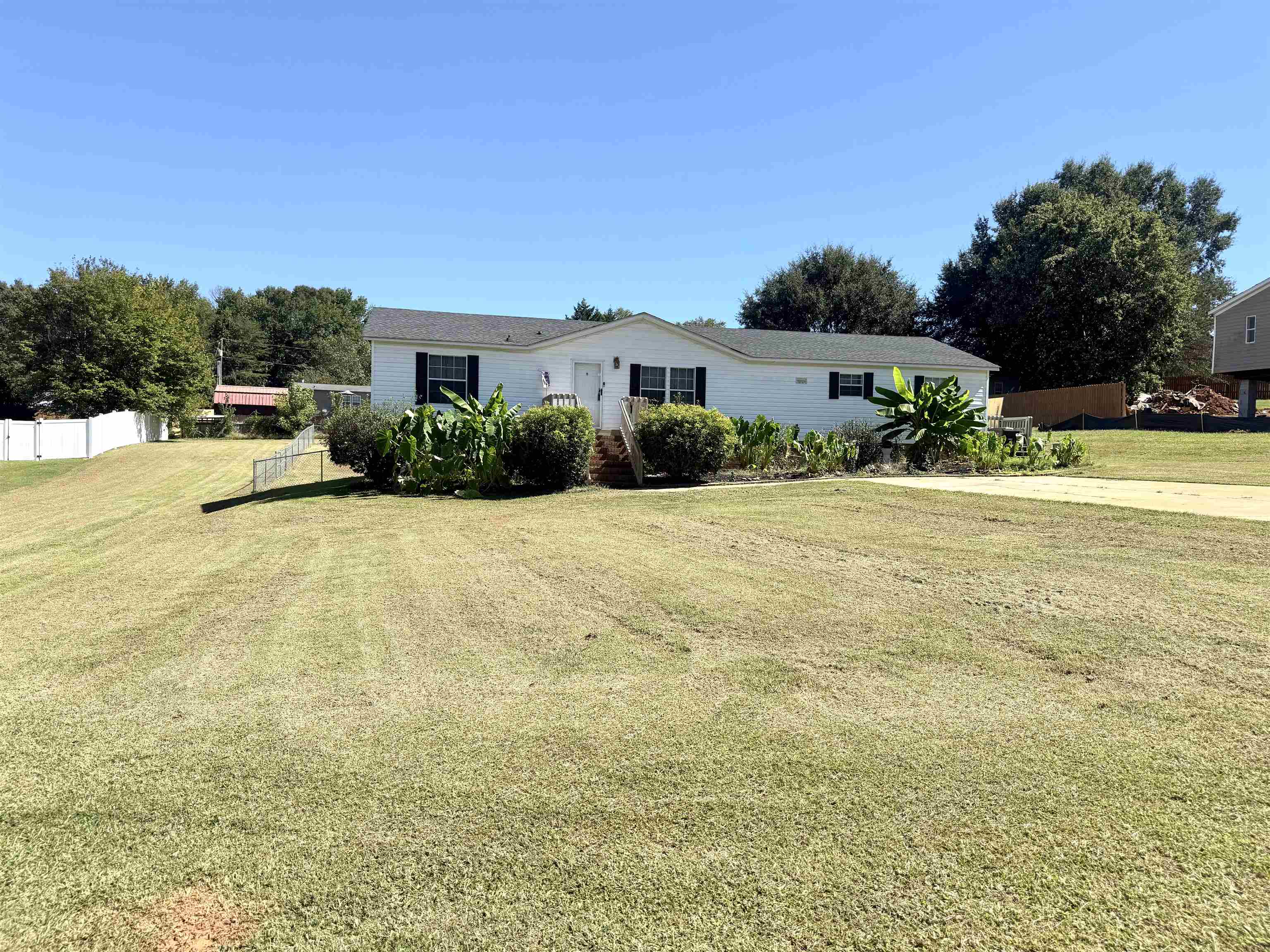620 Courtland Way Property Photo 1