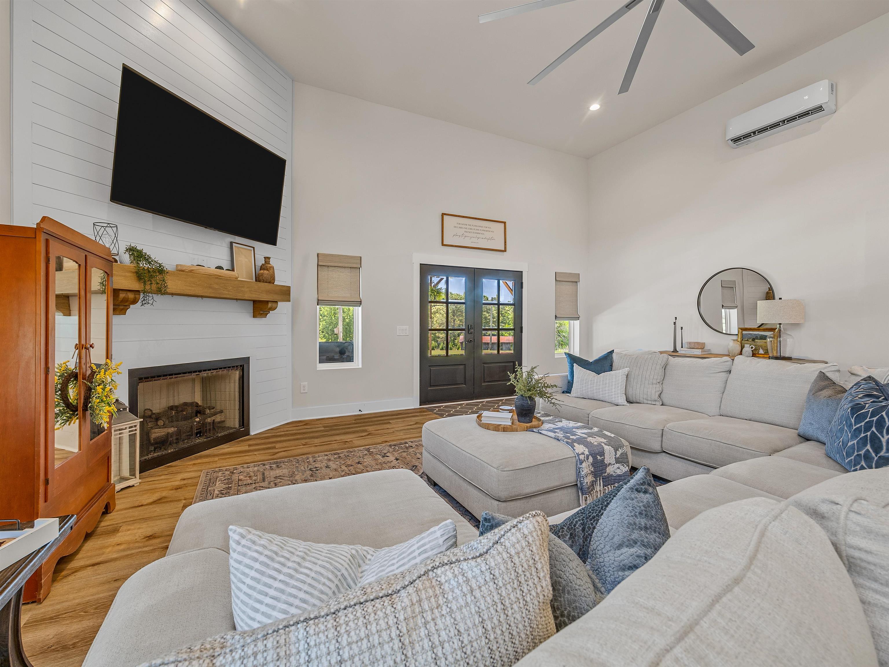 128 Orchard Property Photo 5