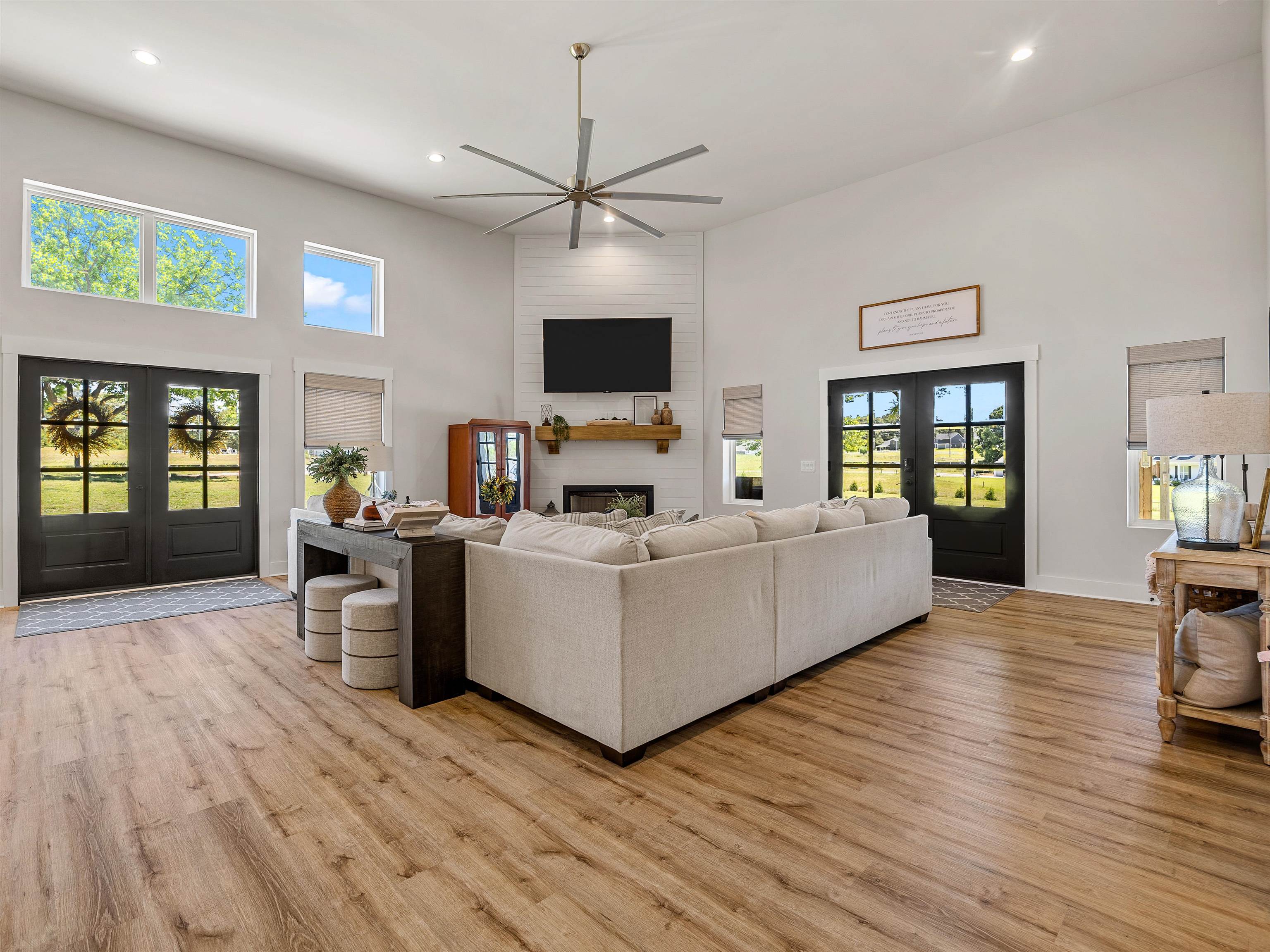 128 Orchard Property Photo 6