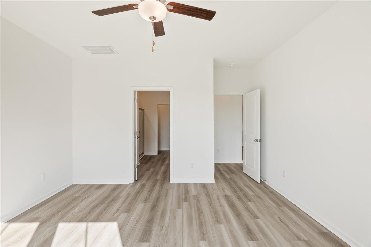 2049 Halton Oaks Drive Property Photo 9