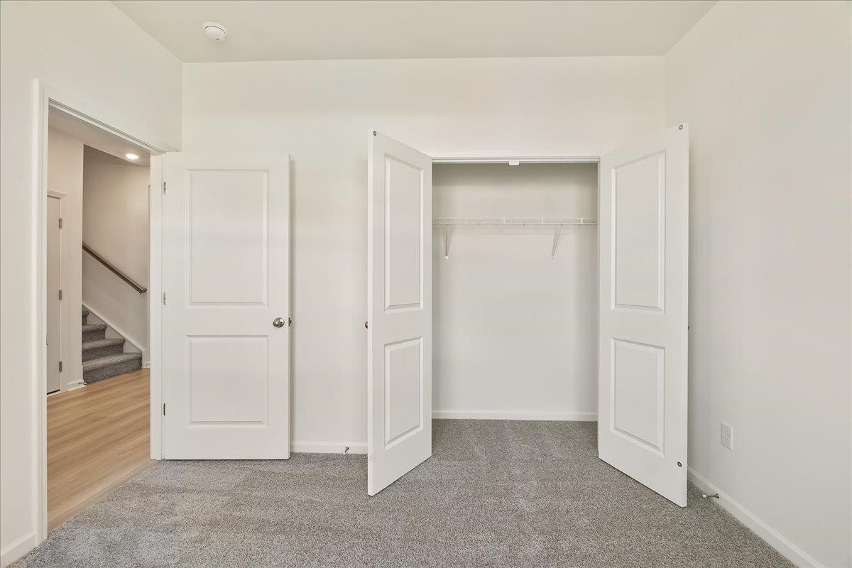 2049 Halton Oaks Drive Property Photo 17