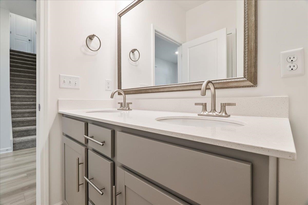 2049 Halton Oaks Drive Property Photo 20