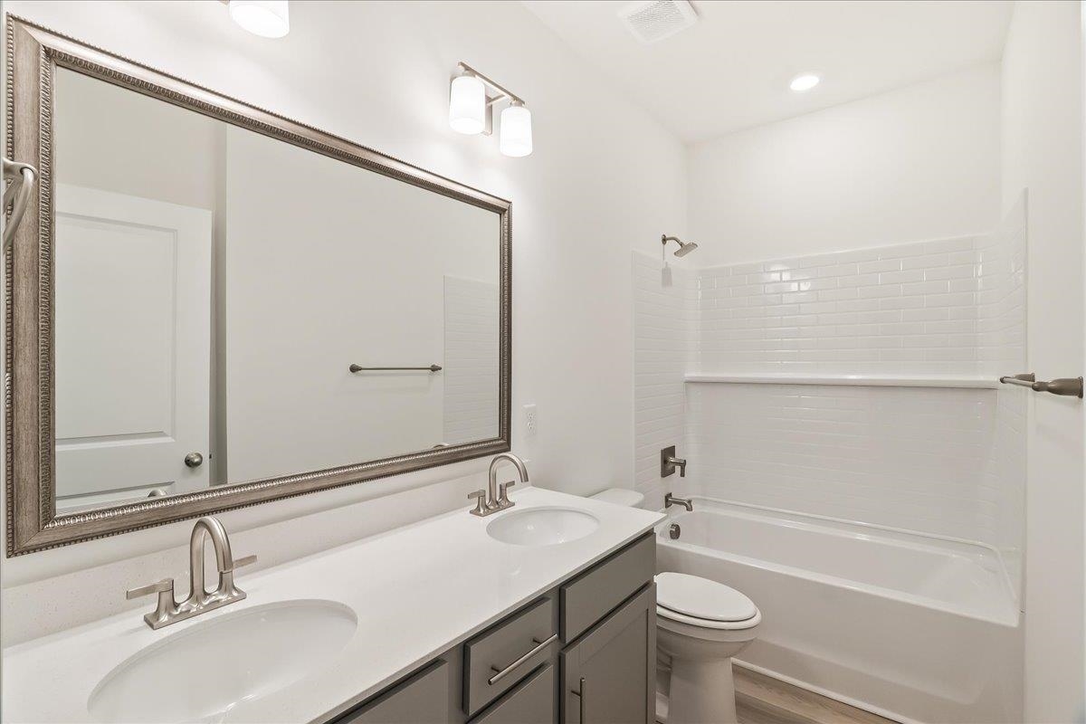 2049 Halton Oaks Drive Property Photo 24