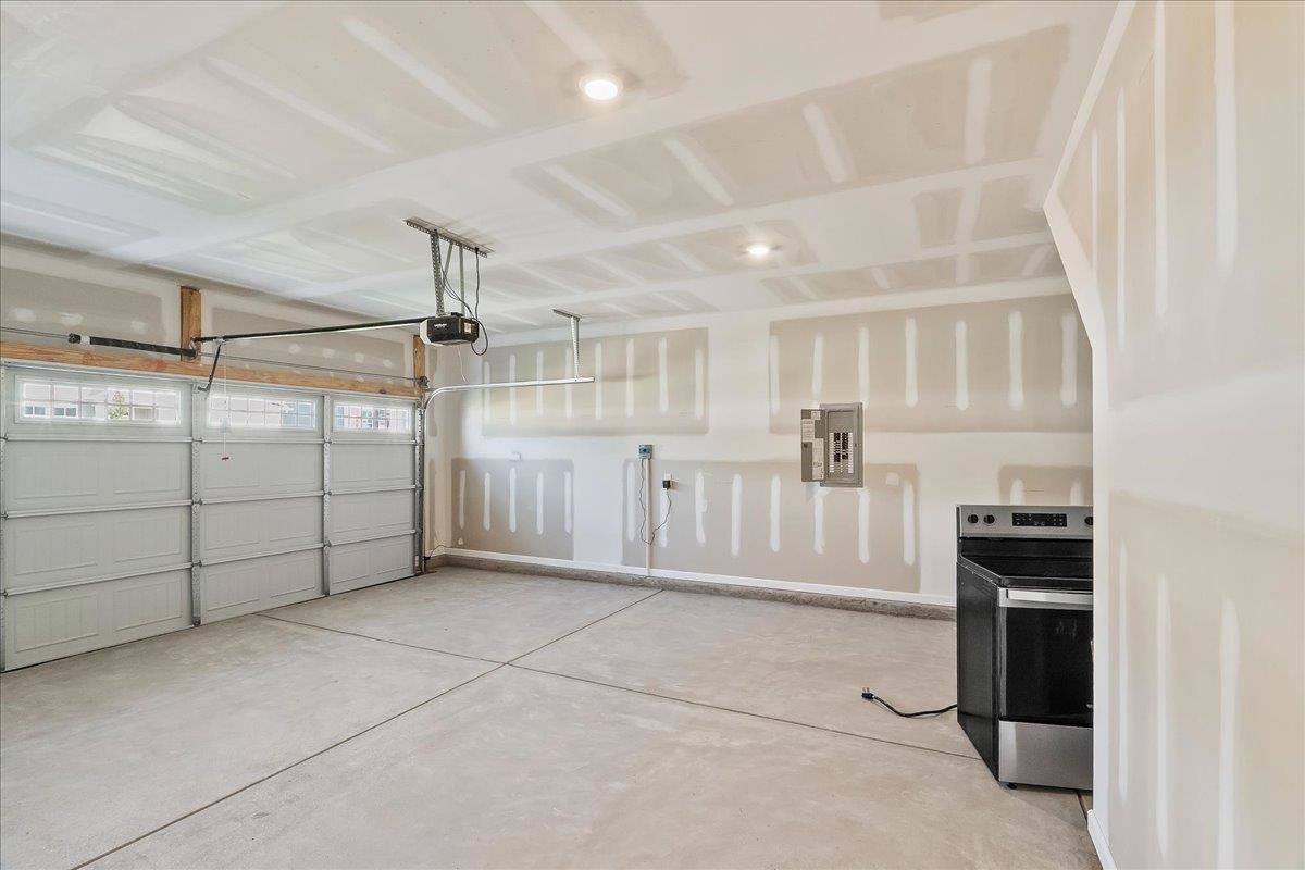 2049 Halton Oaks Drive Property Photo 31