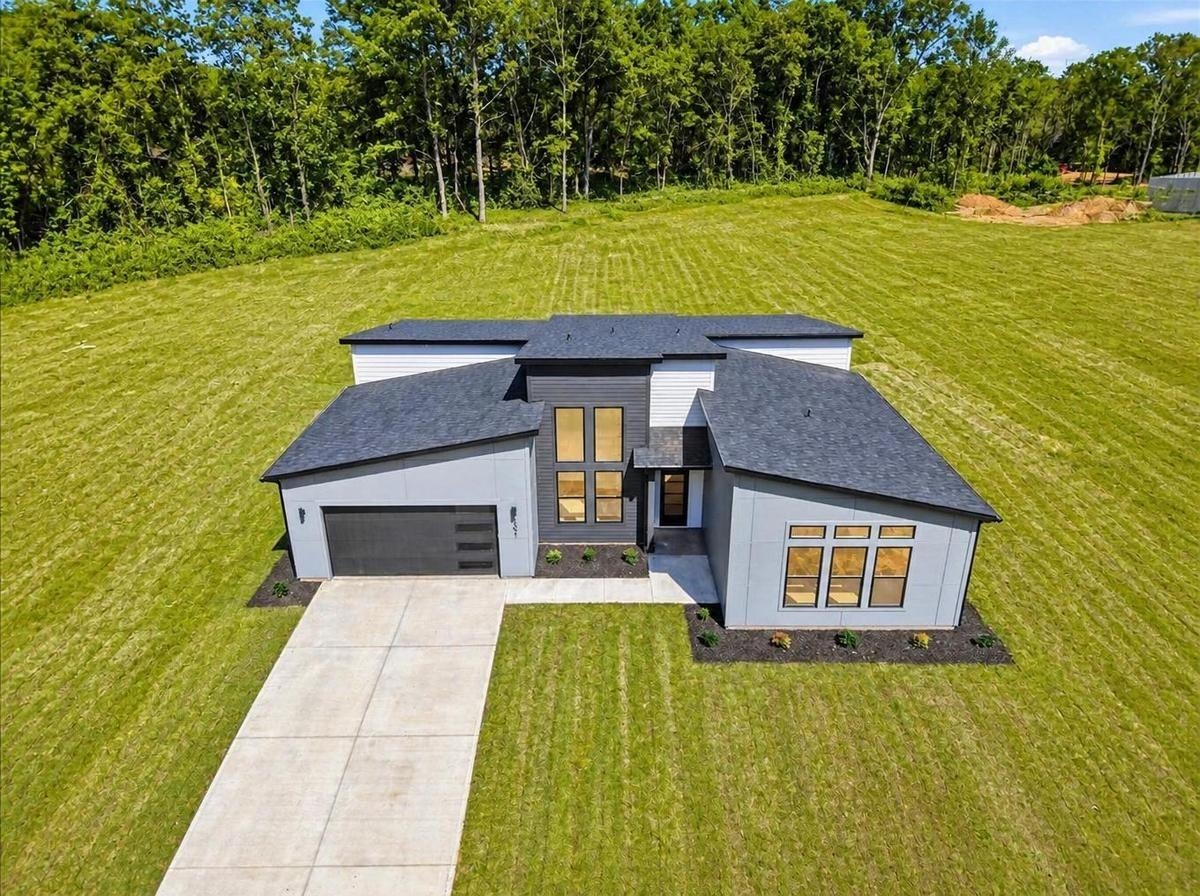 2021 Blessed Drive Property Photo 2