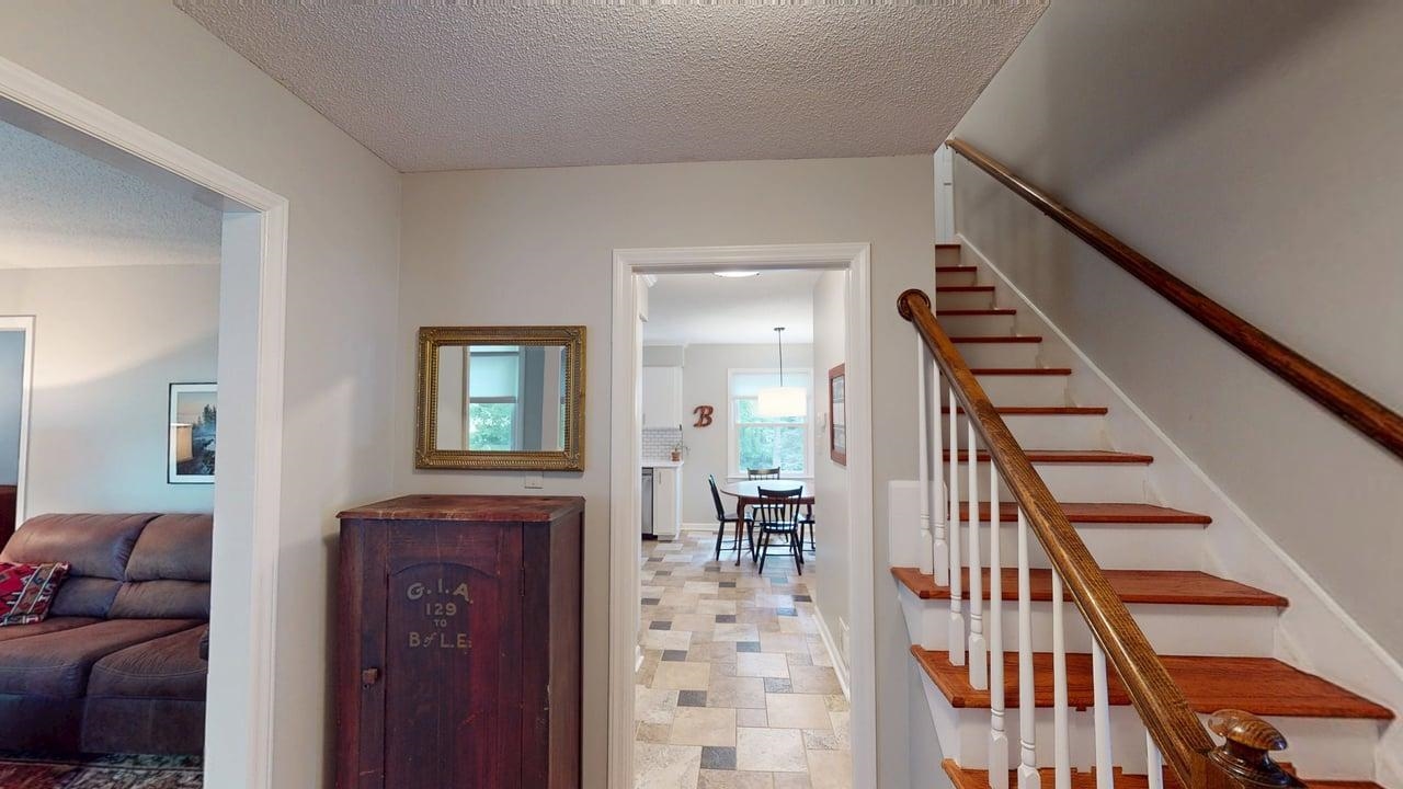 264 Heathwood Drive Property Photo 4