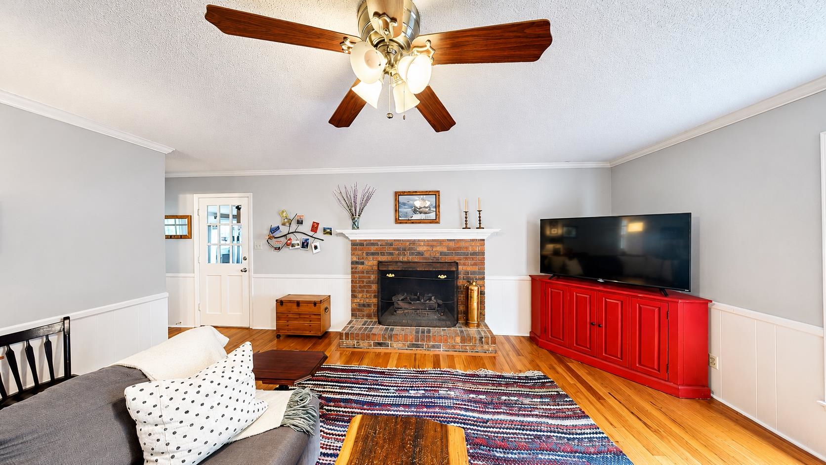264 Heathwood Drive Property Photo 8