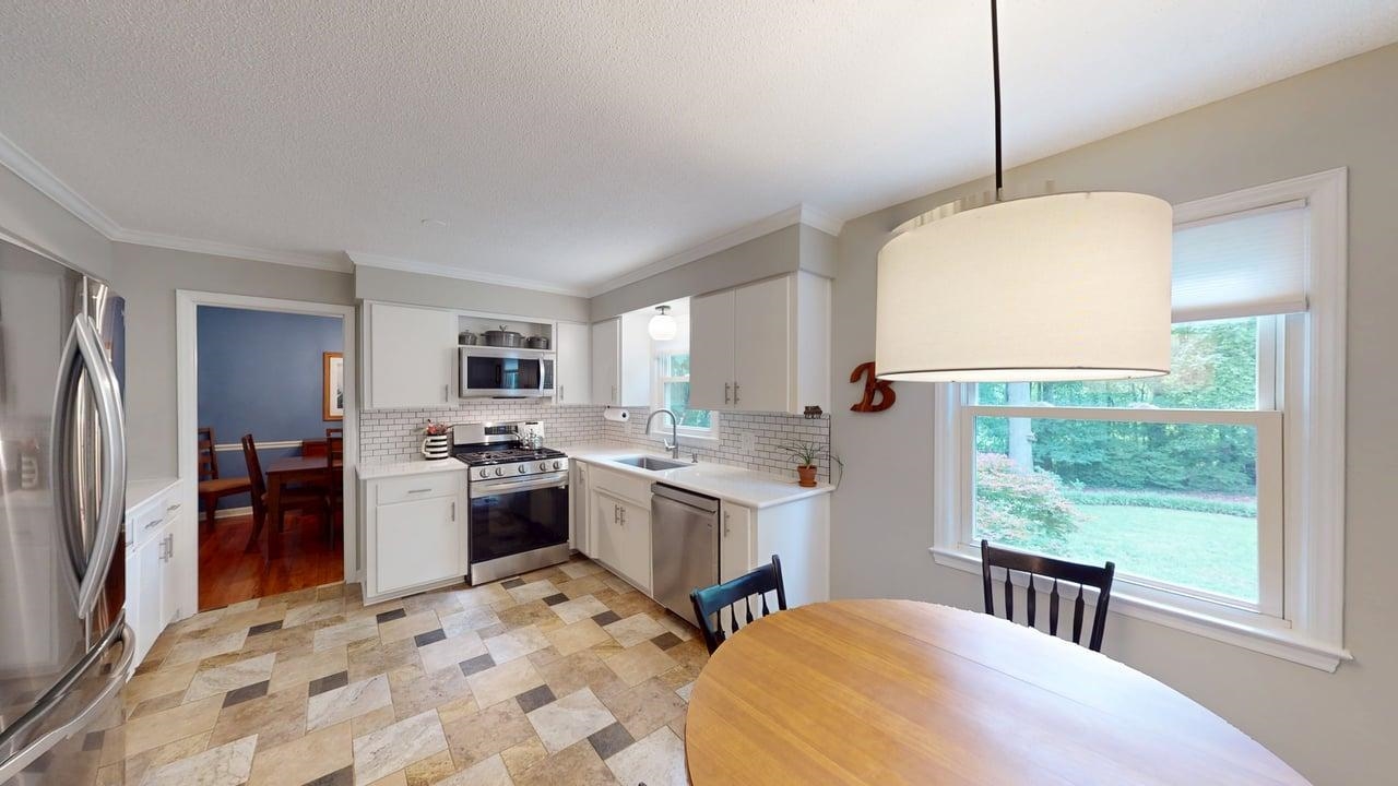 264 Heathwood Drive Property Photo 12