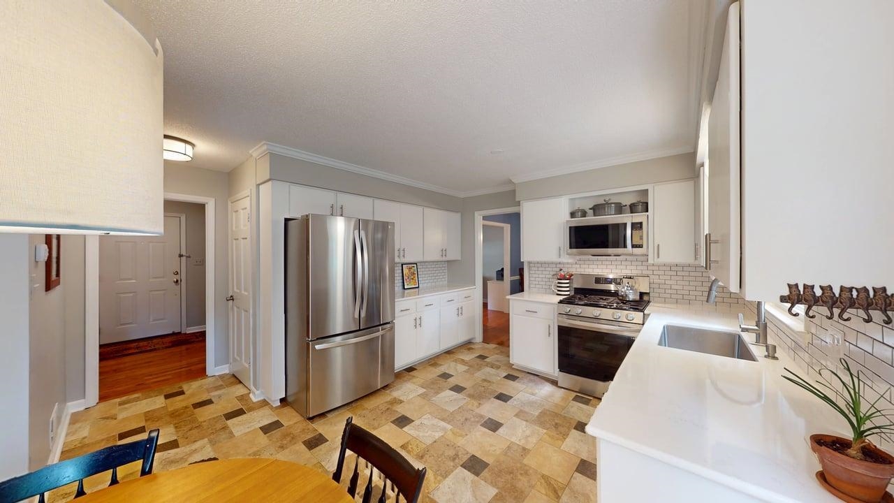 264 Heathwood Drive Property Photo 13