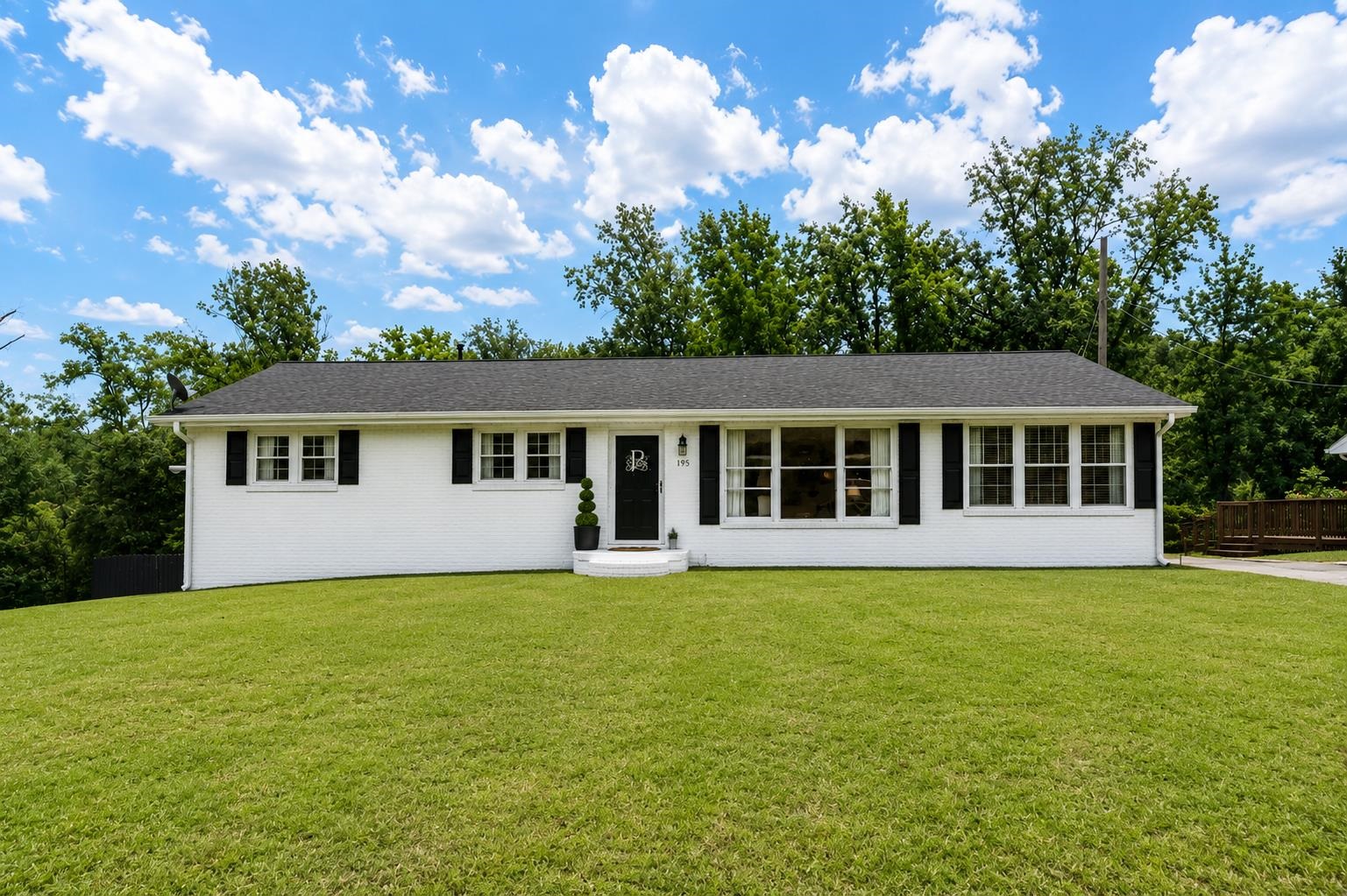 195 Stribling Circle Property Photo 1