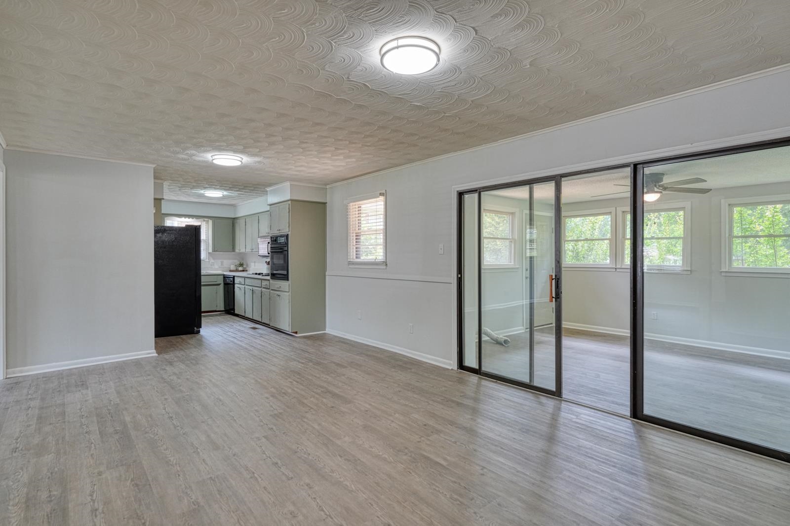 1291 Montview Street Property Photo 4
