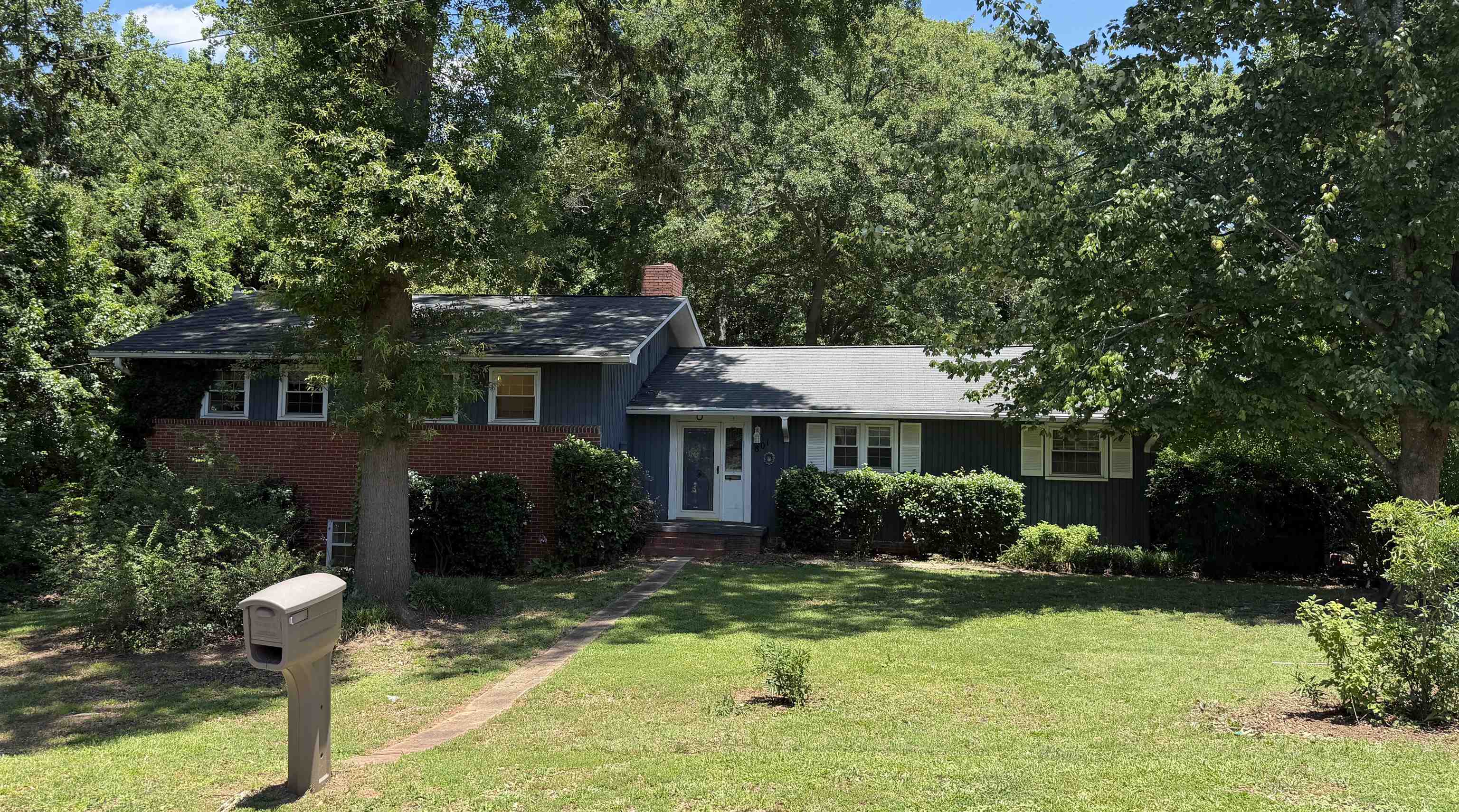 801 Magness Drive Property Photo 1