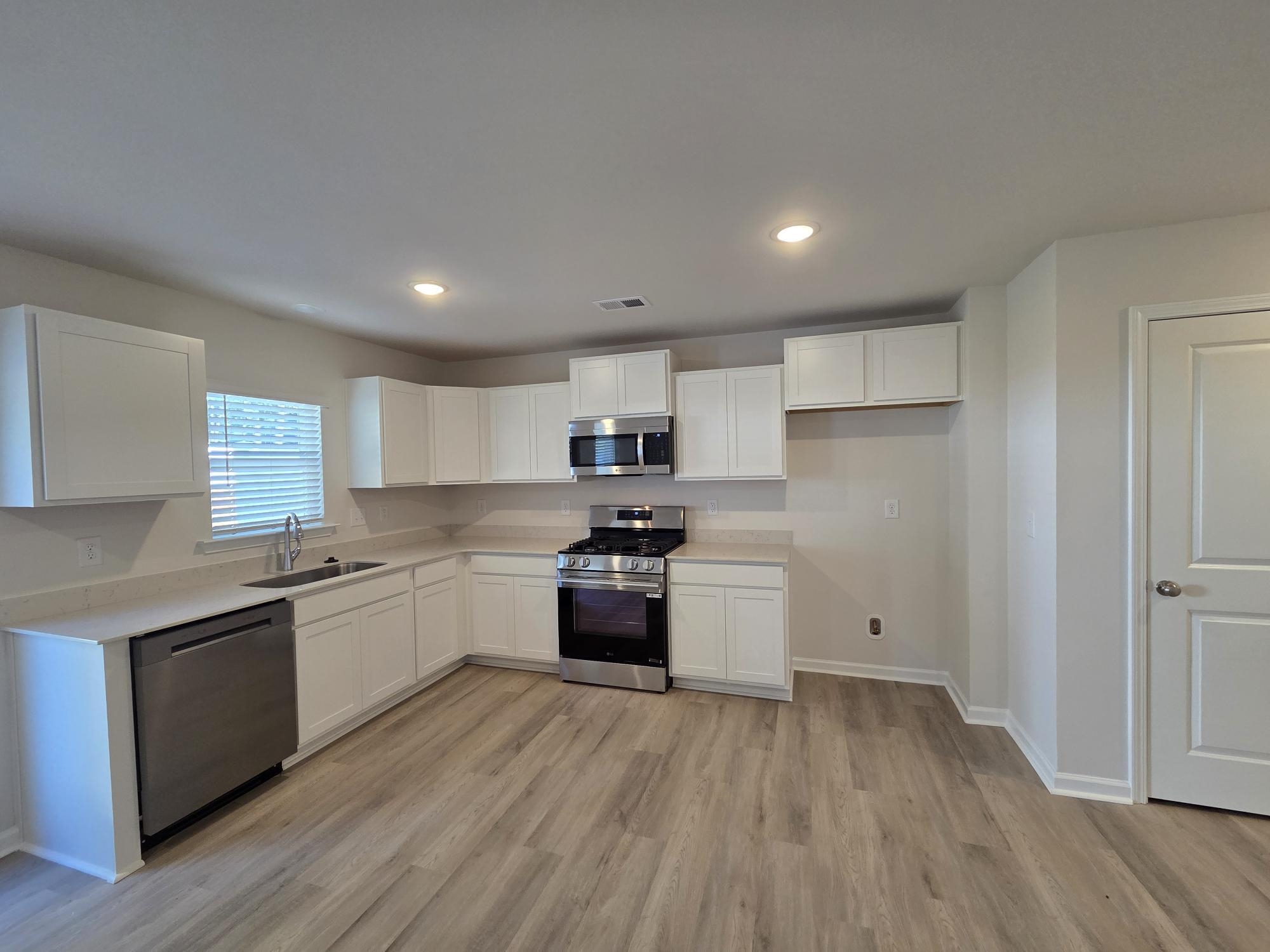 2061 Hillman Way Property Photo 2