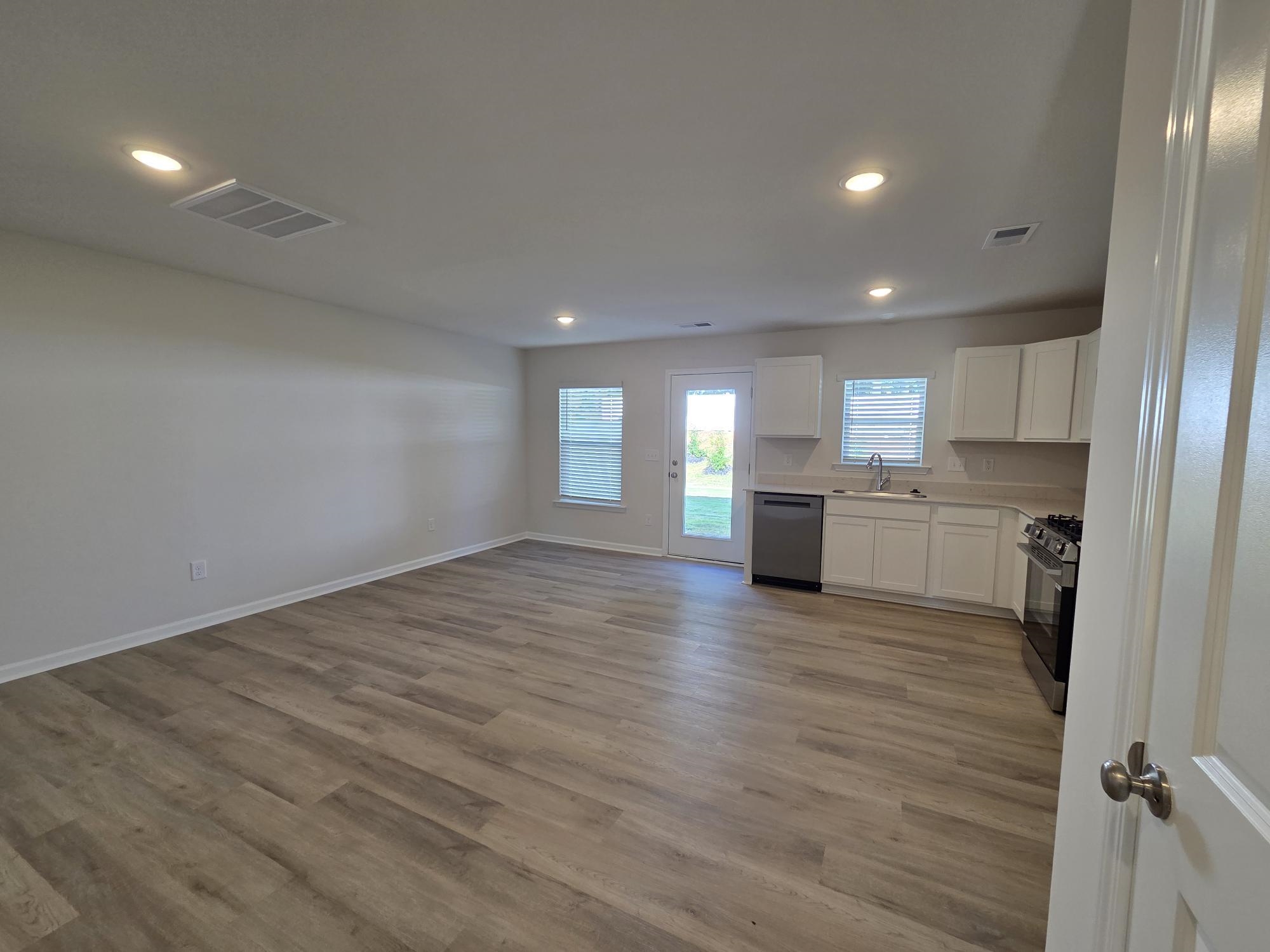 2061 Hillman Way Property Photo 14