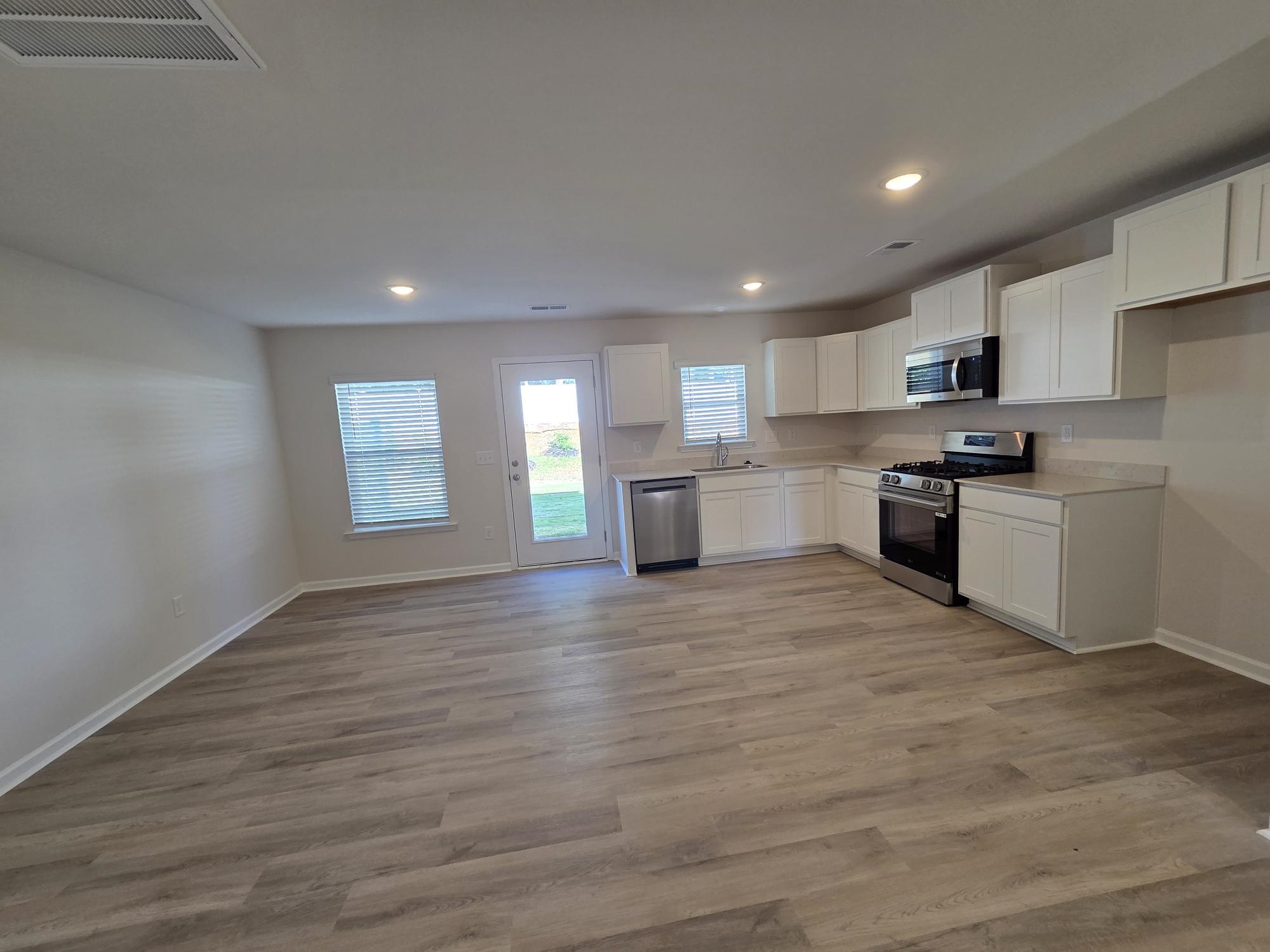 2061 Hillman Way Property Photo 15
