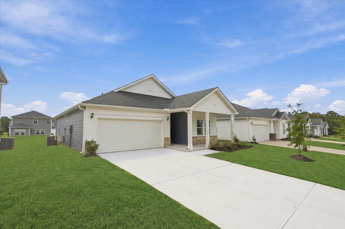 927 Rising Oak Court Property Photo 3