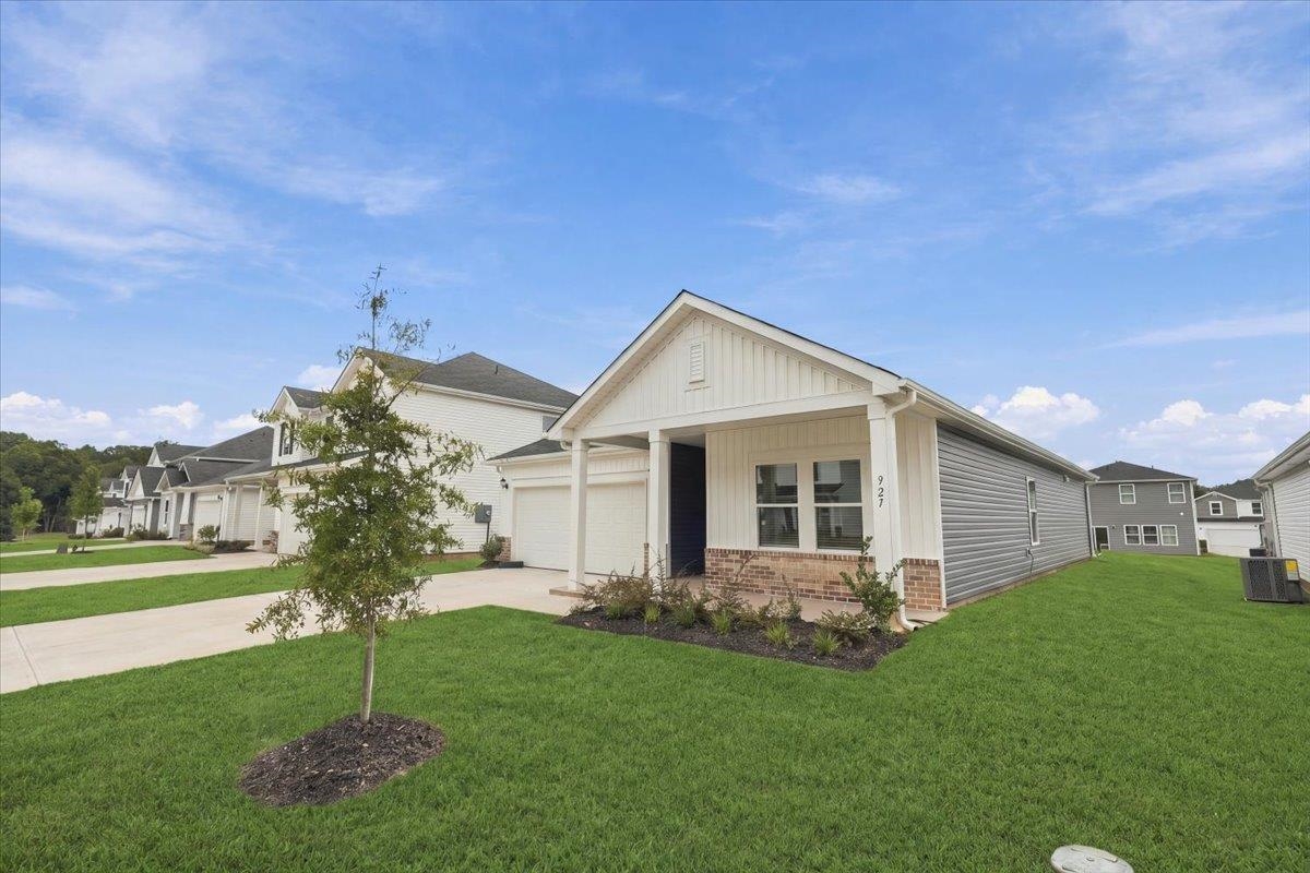 927 Rising Oak Court Property Photo 4