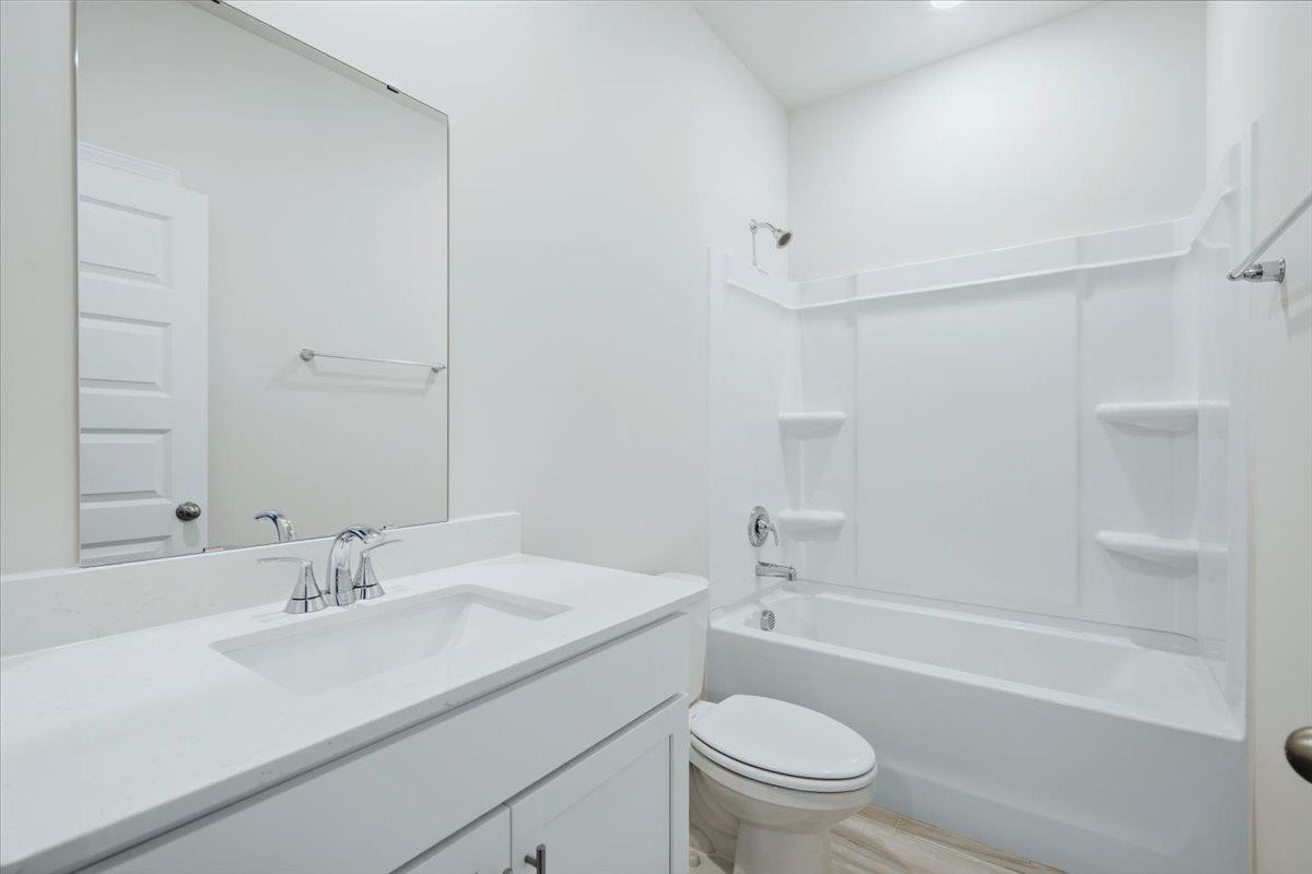 927 Rising Oak Court Property Photo 8