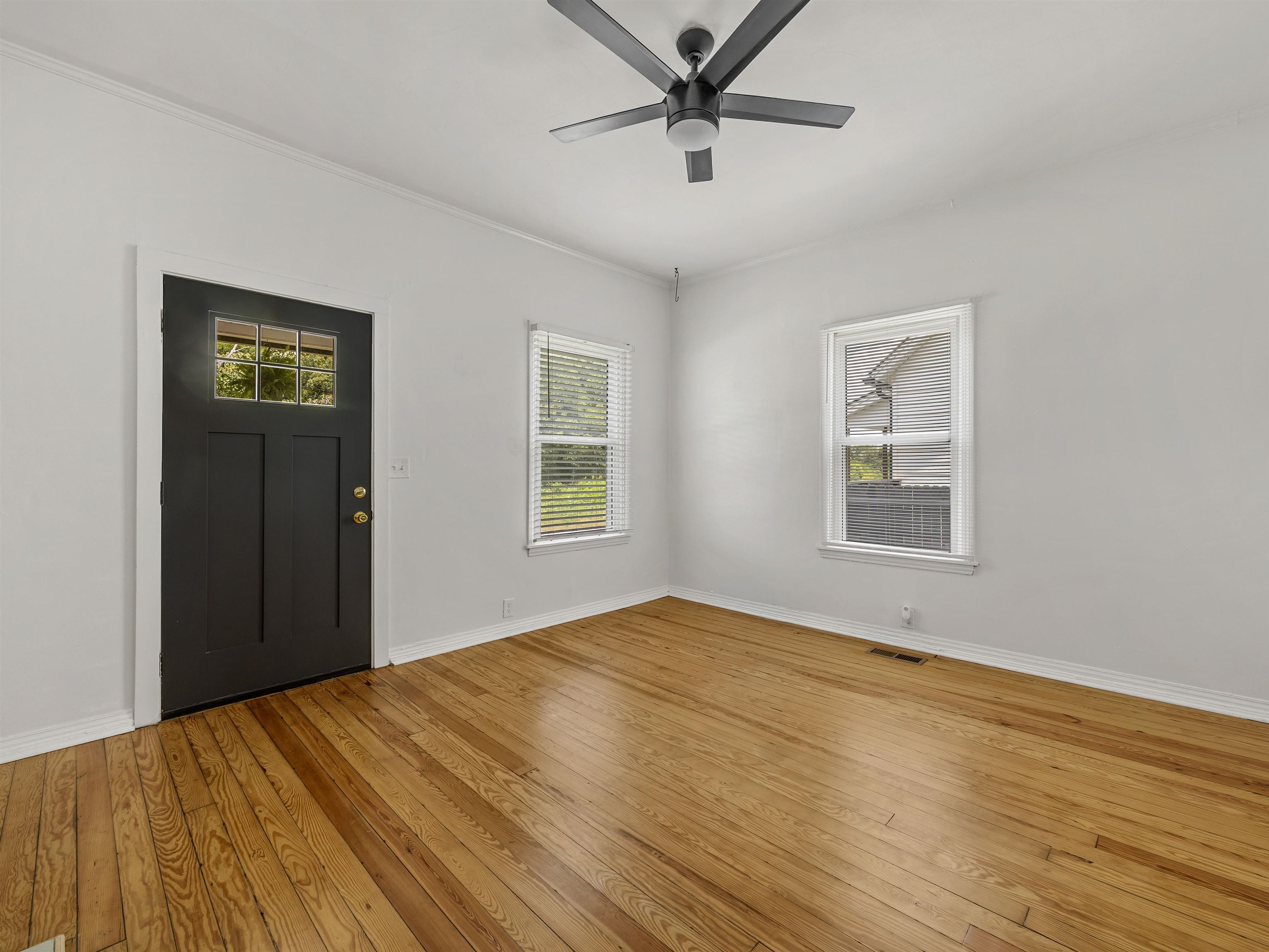 52 Hutchins Street Property Photo 2