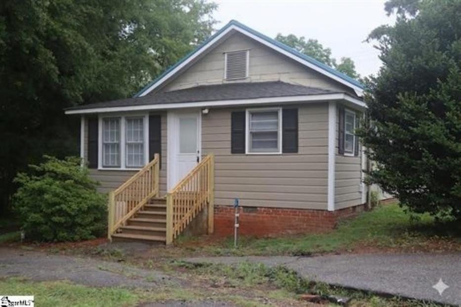 190 S. Cash Property Photo 1