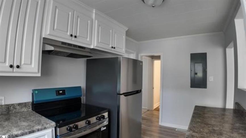 190 S. Cash Property Photo 18