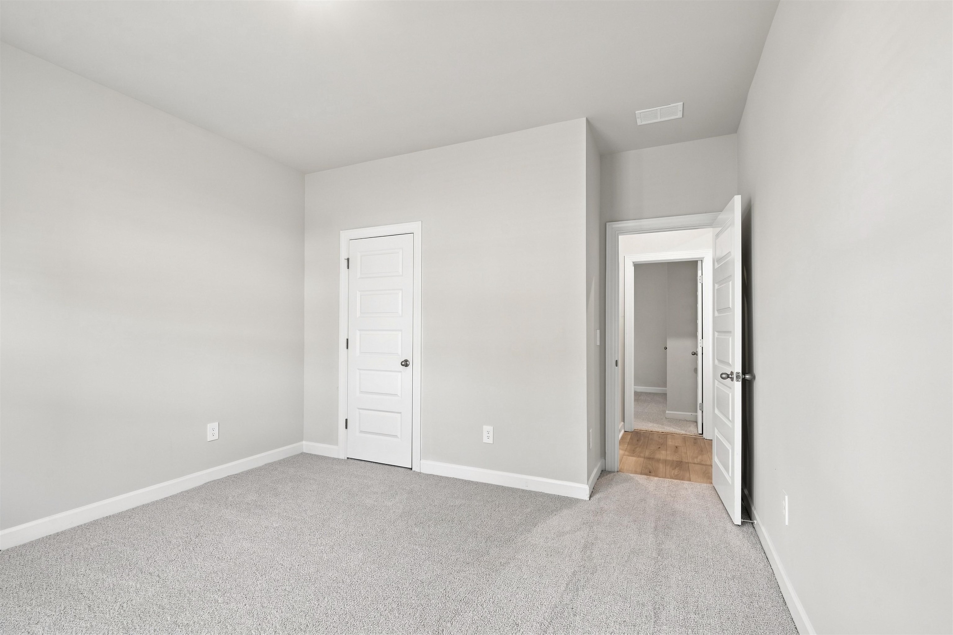 919 Rising Oak Court Property Photo 15
