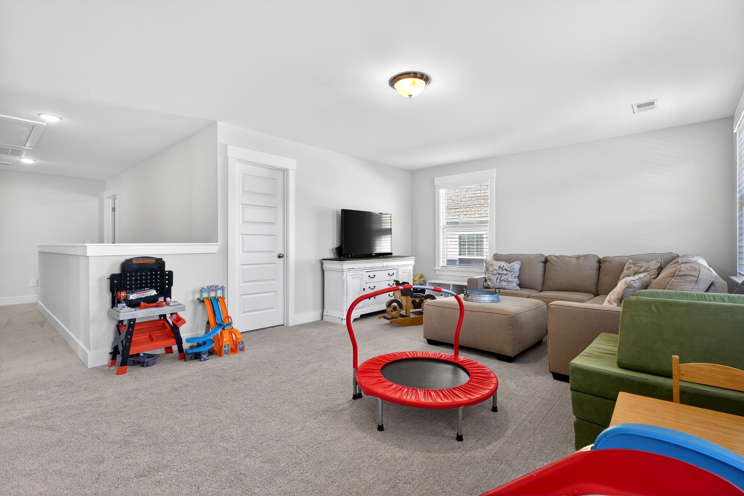 109 Woodcross Drive Property Photo 22