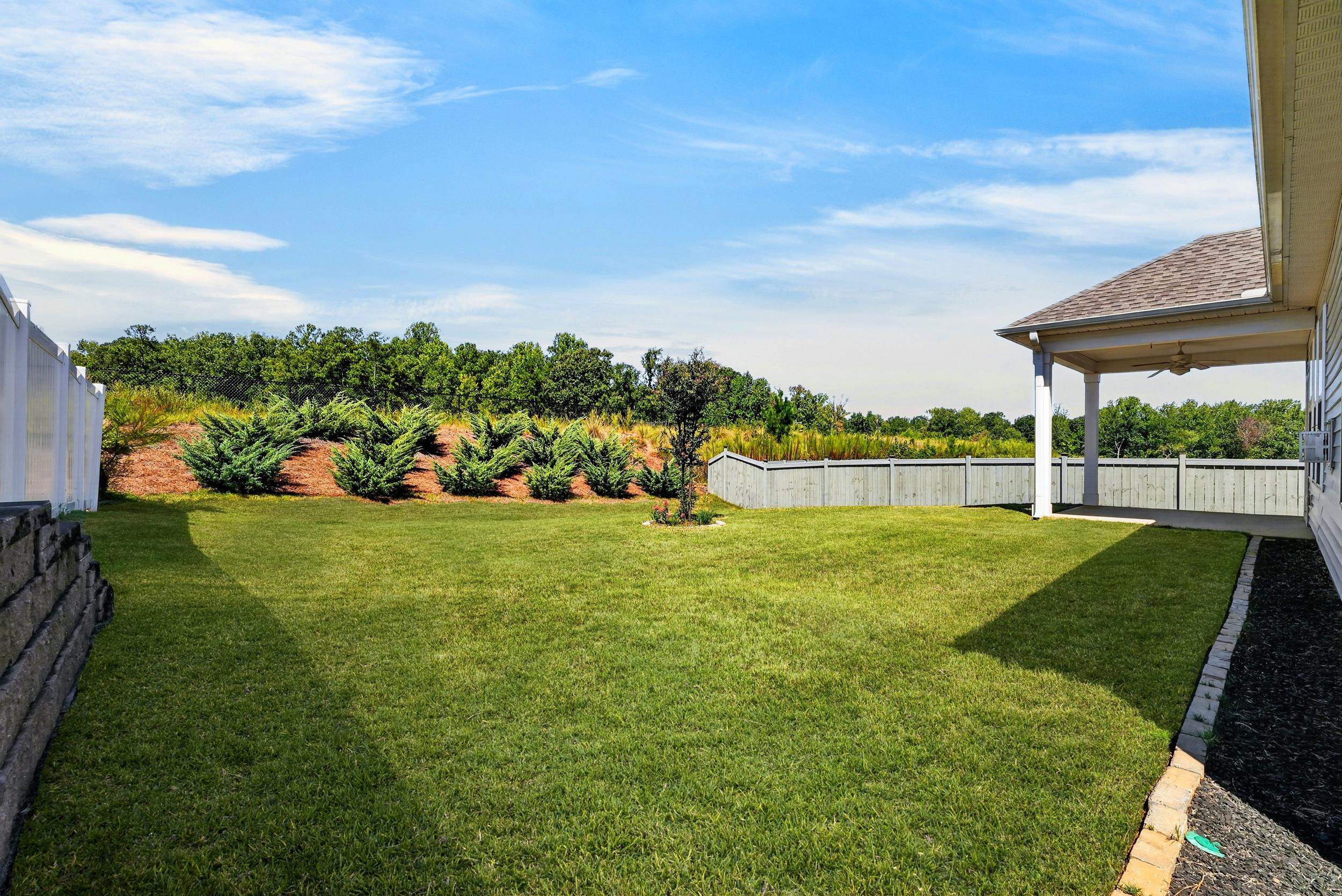 109 Woodcross Drive Property Photo 30