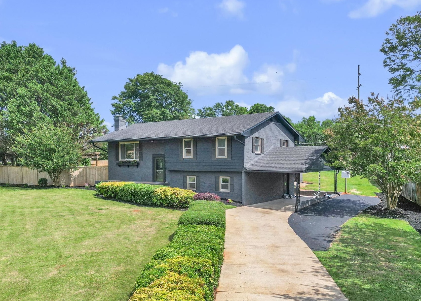 1 W Golden Strip Drive Property Photo 2