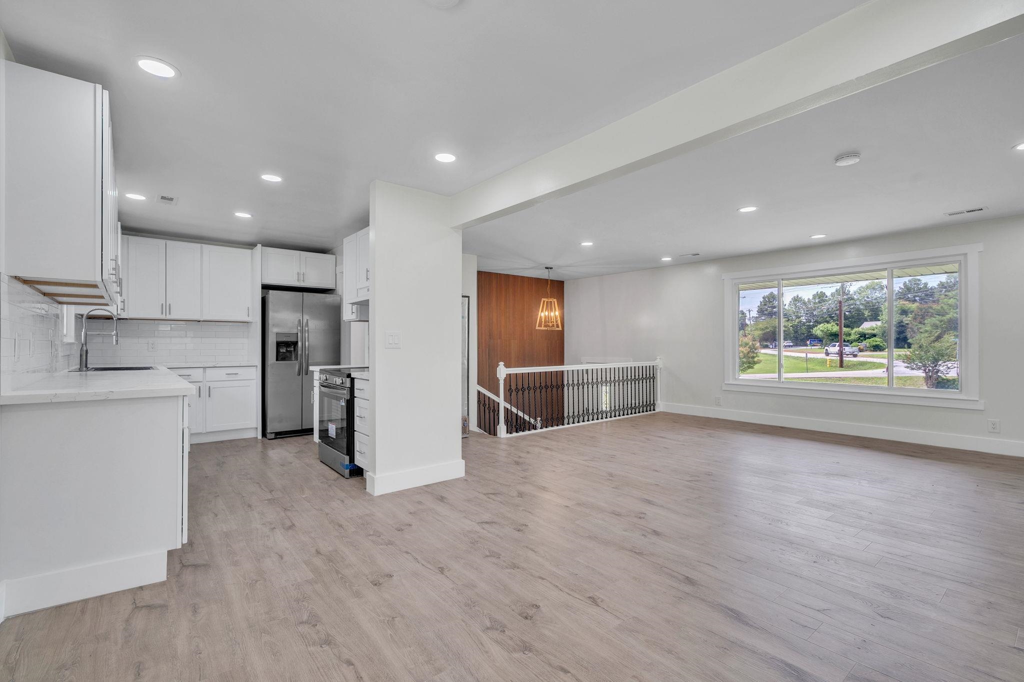1 W Golden Strip Drive Property Photo 5