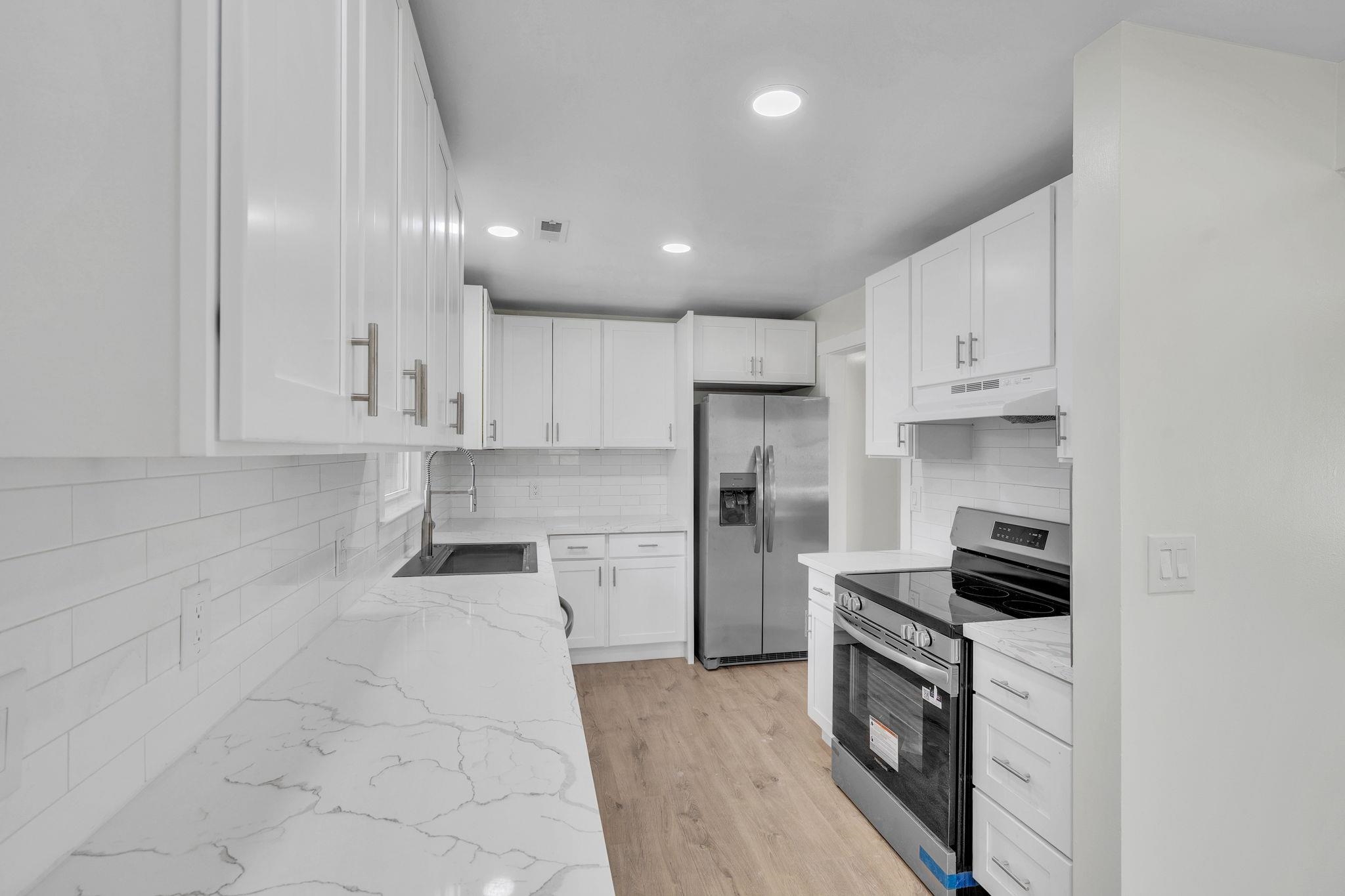 1 W Golden Strip Drive Property Photo 6