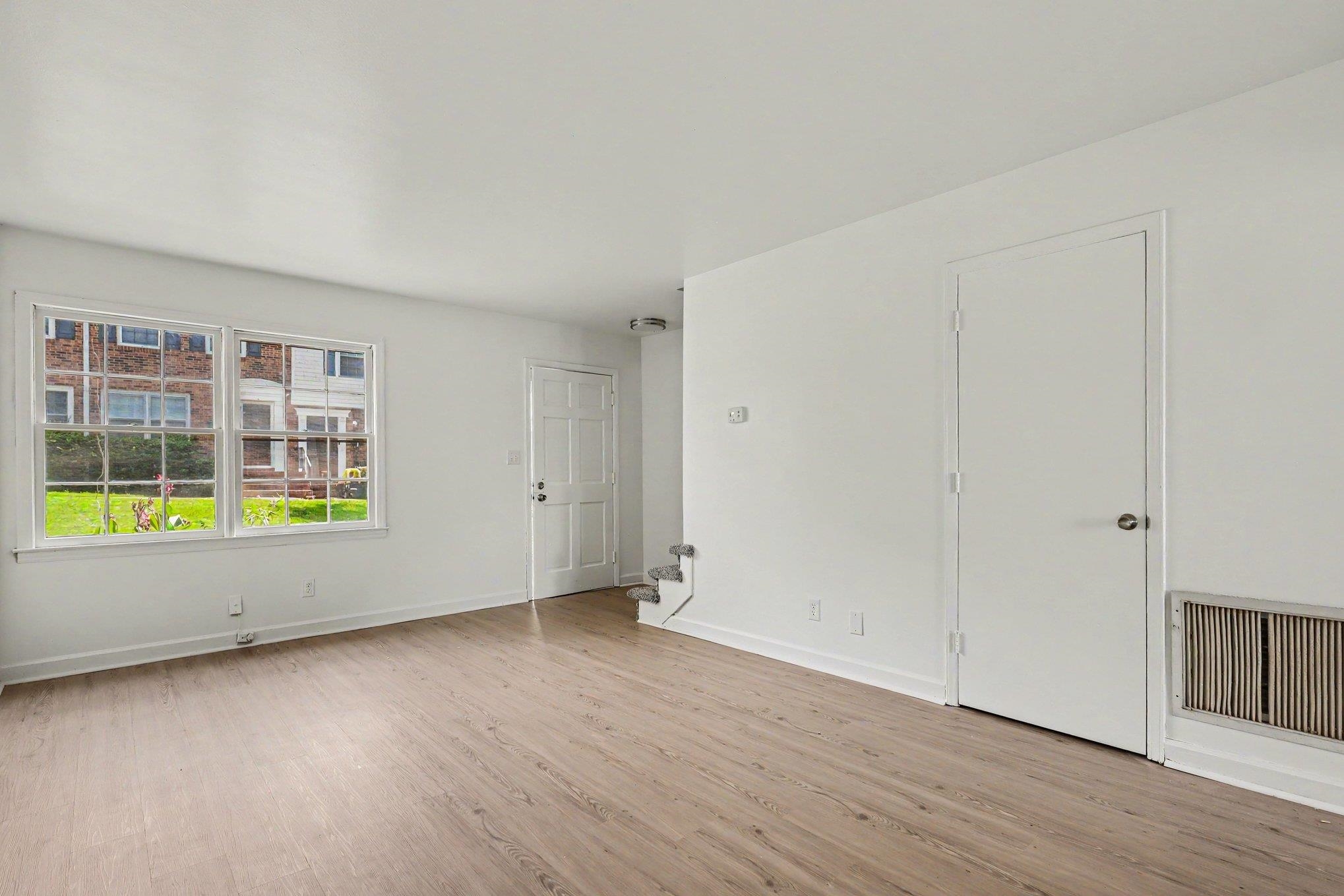 1446 Dover Road Property Photo 6