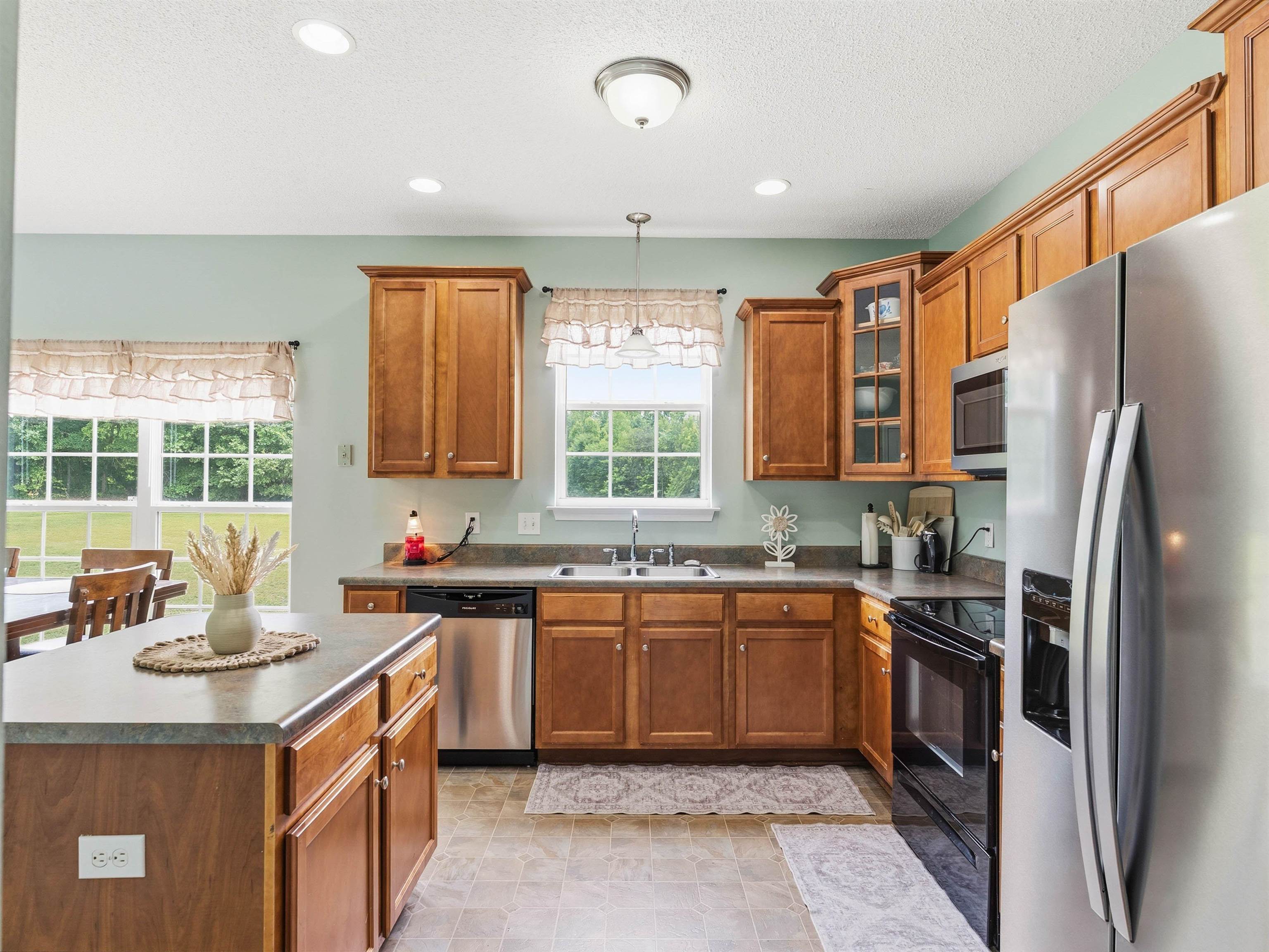 155 Mas Road Property Photo 6