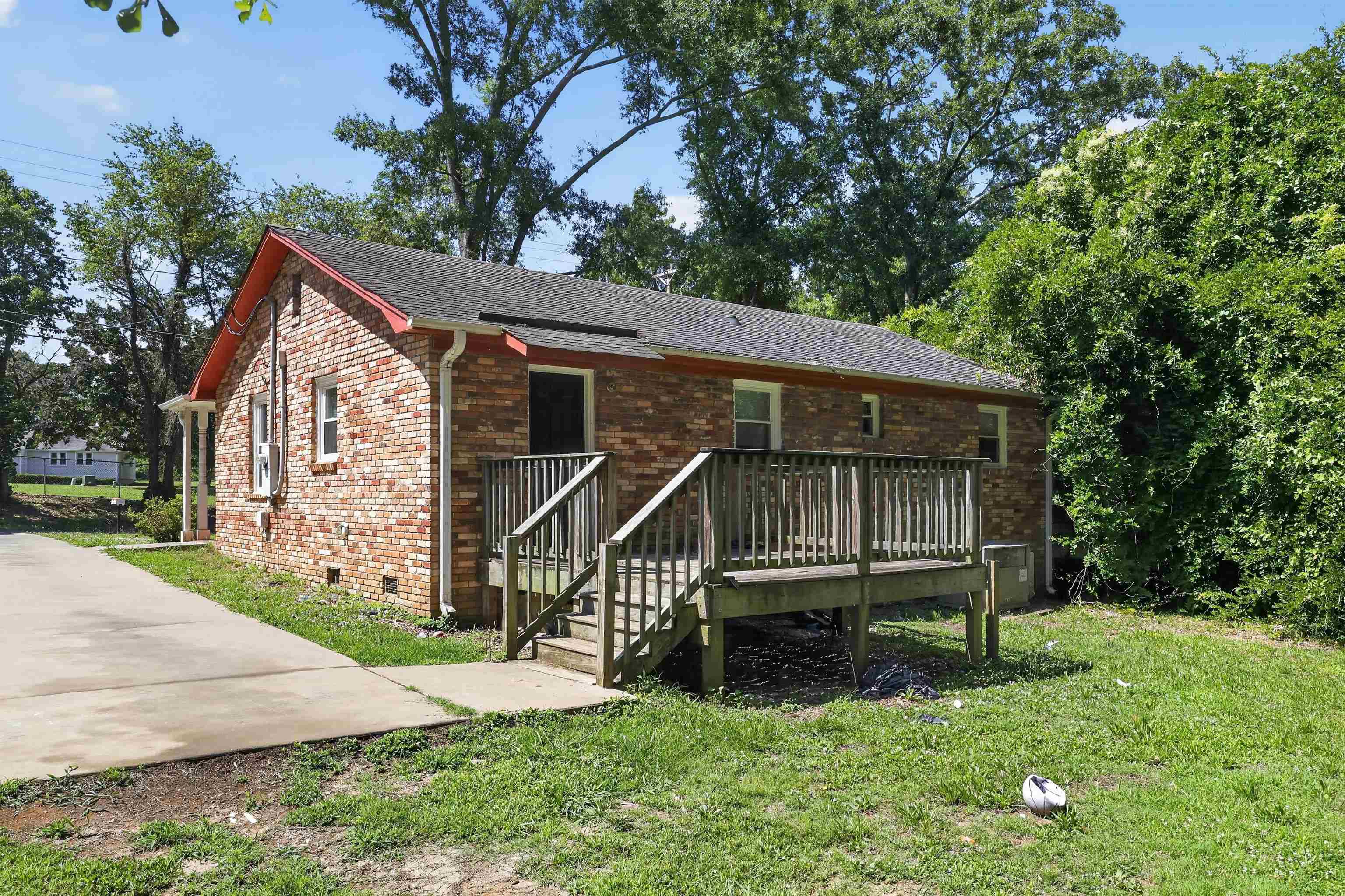 720 Wofford Street Property Photo 2