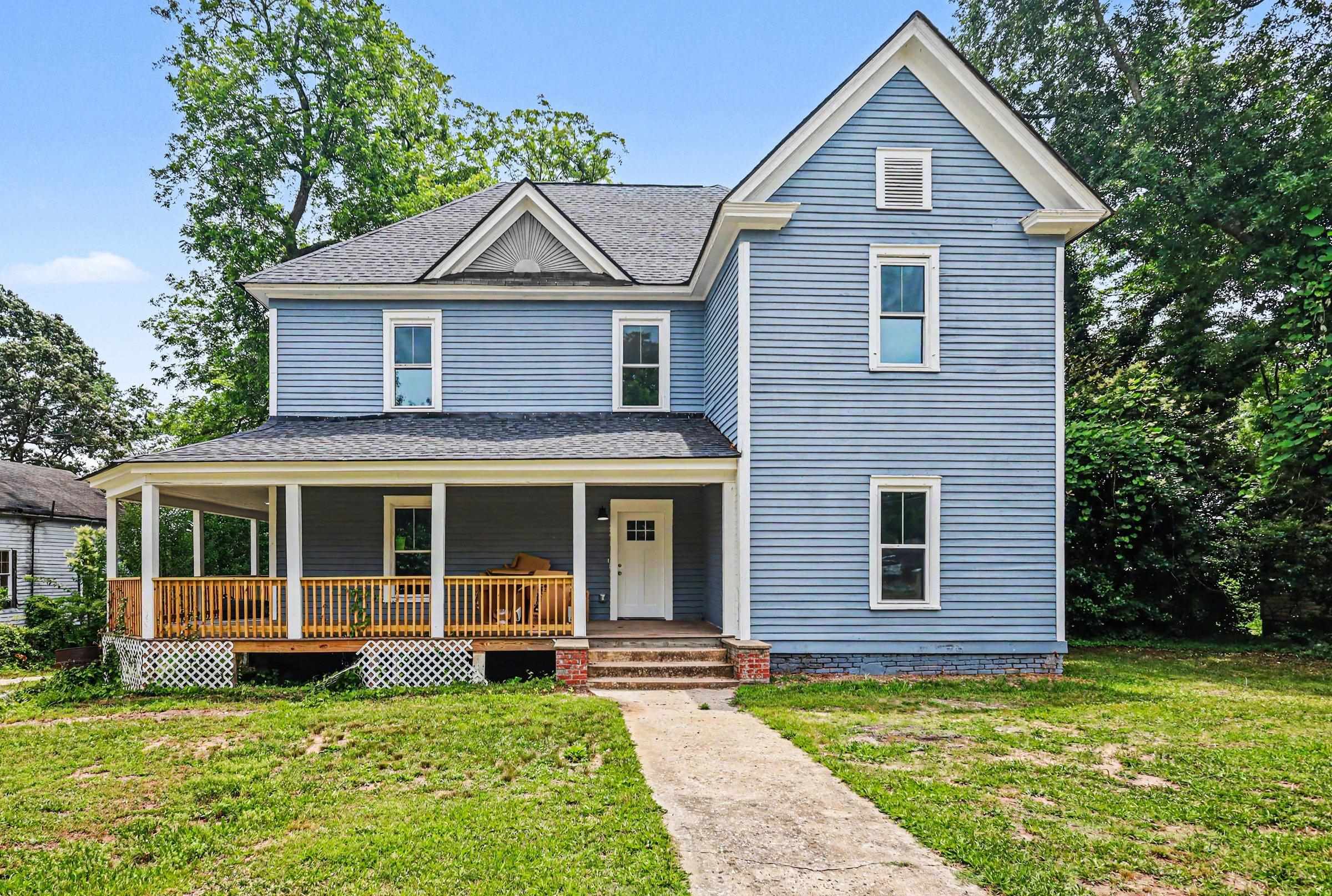 303 E Park Avenue Property Photo 1