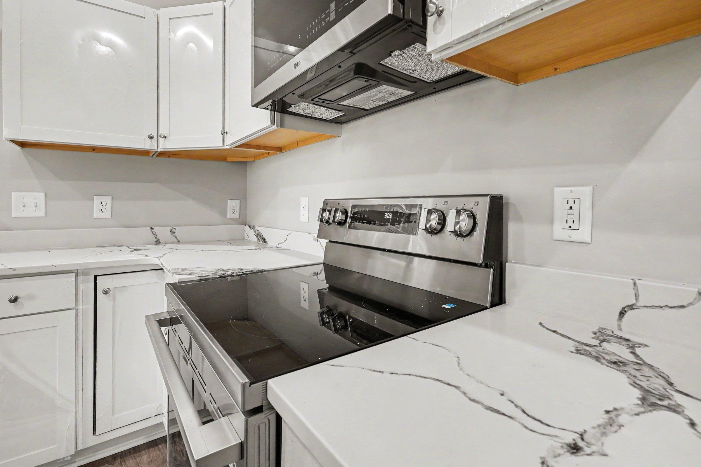 303 E Park Avenue Property Photo 14