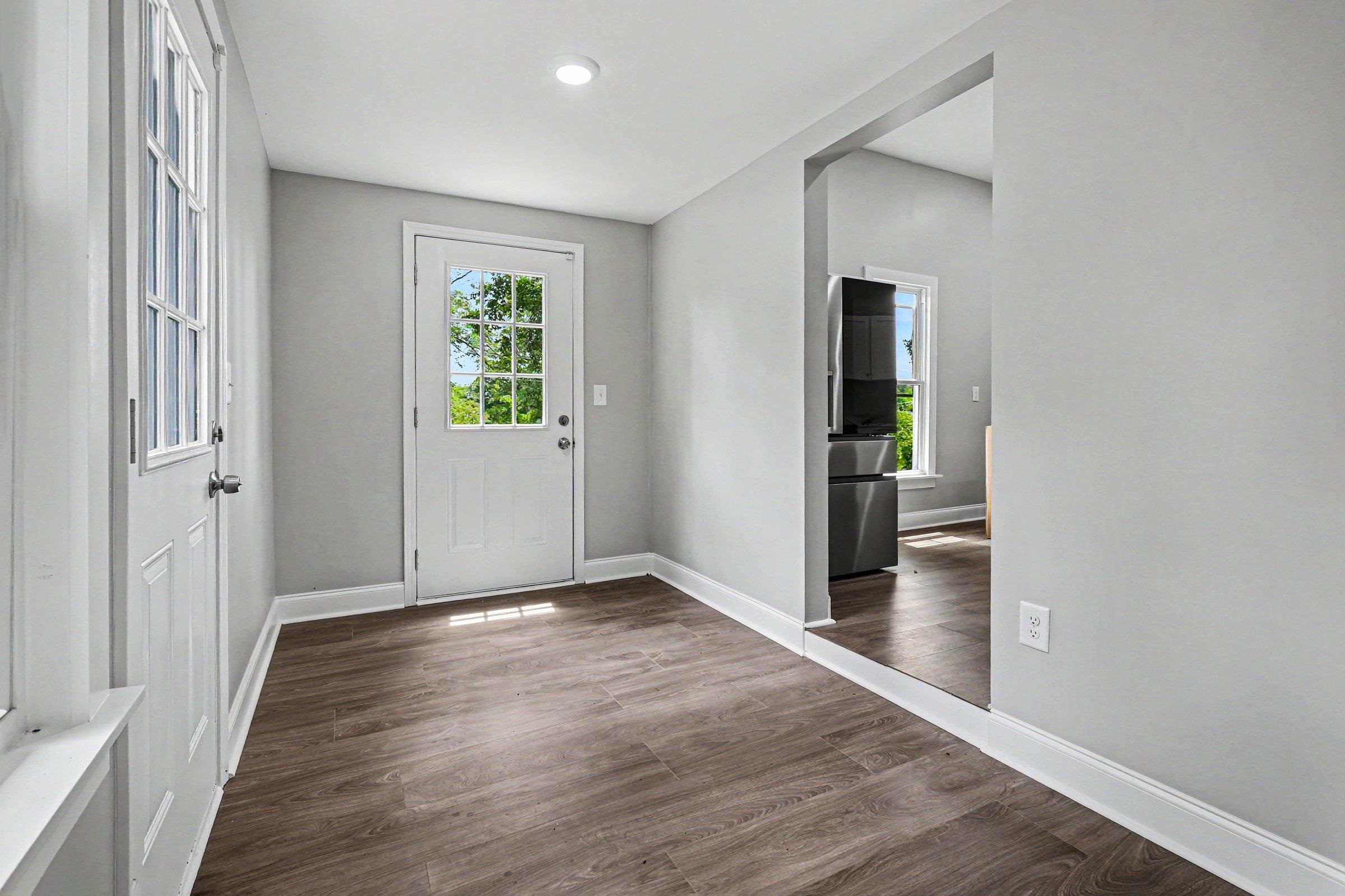 303 E Park Avenue Property Photo 16