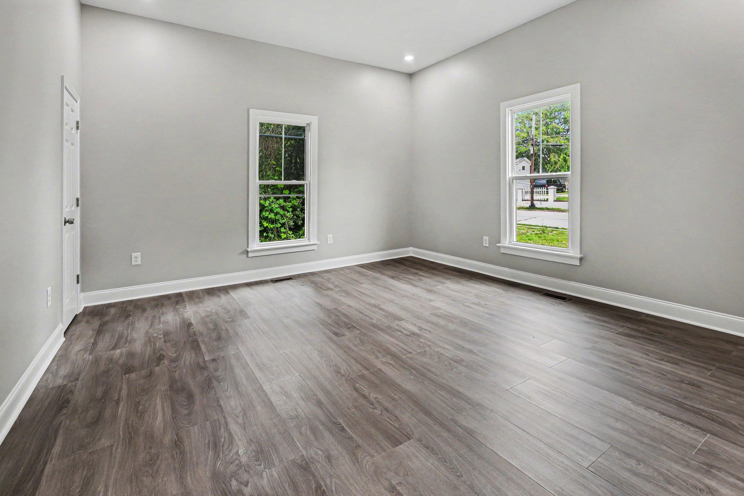 303 E Park Avenue Property Photo 19