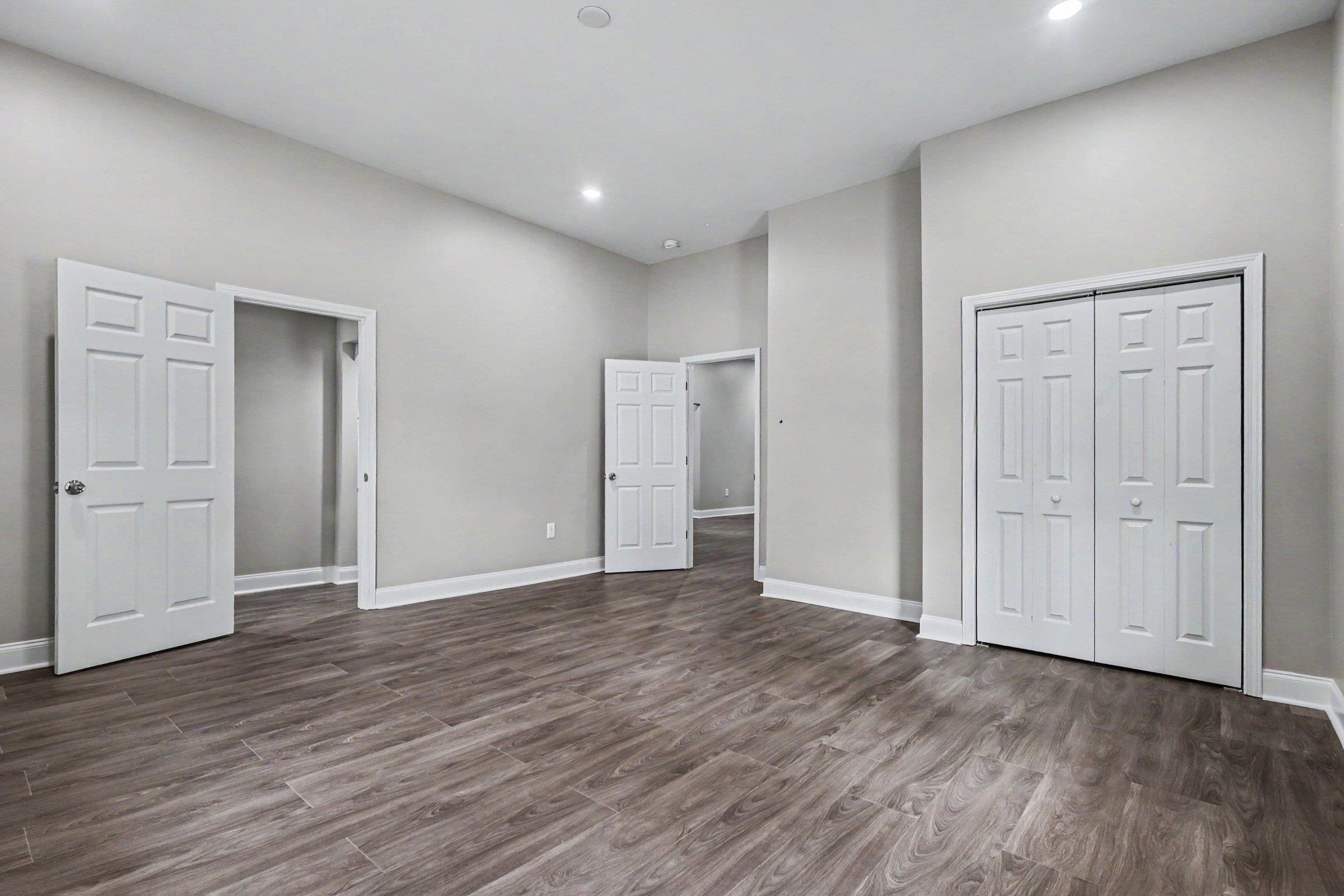 303 E Park Avenue Property Photo 25