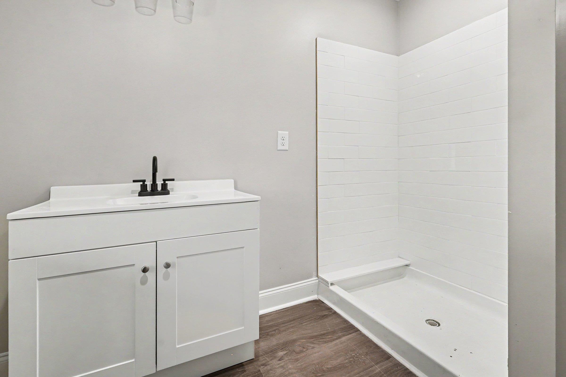 303 E Park Avenue Property Photo 29