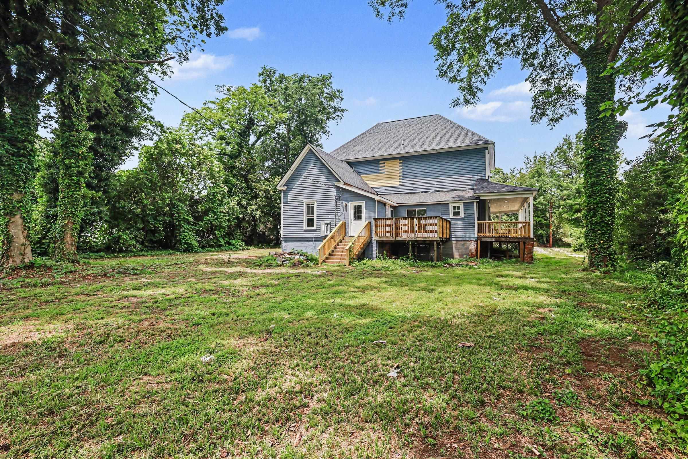 303 E Park Avenue Property Photo 46