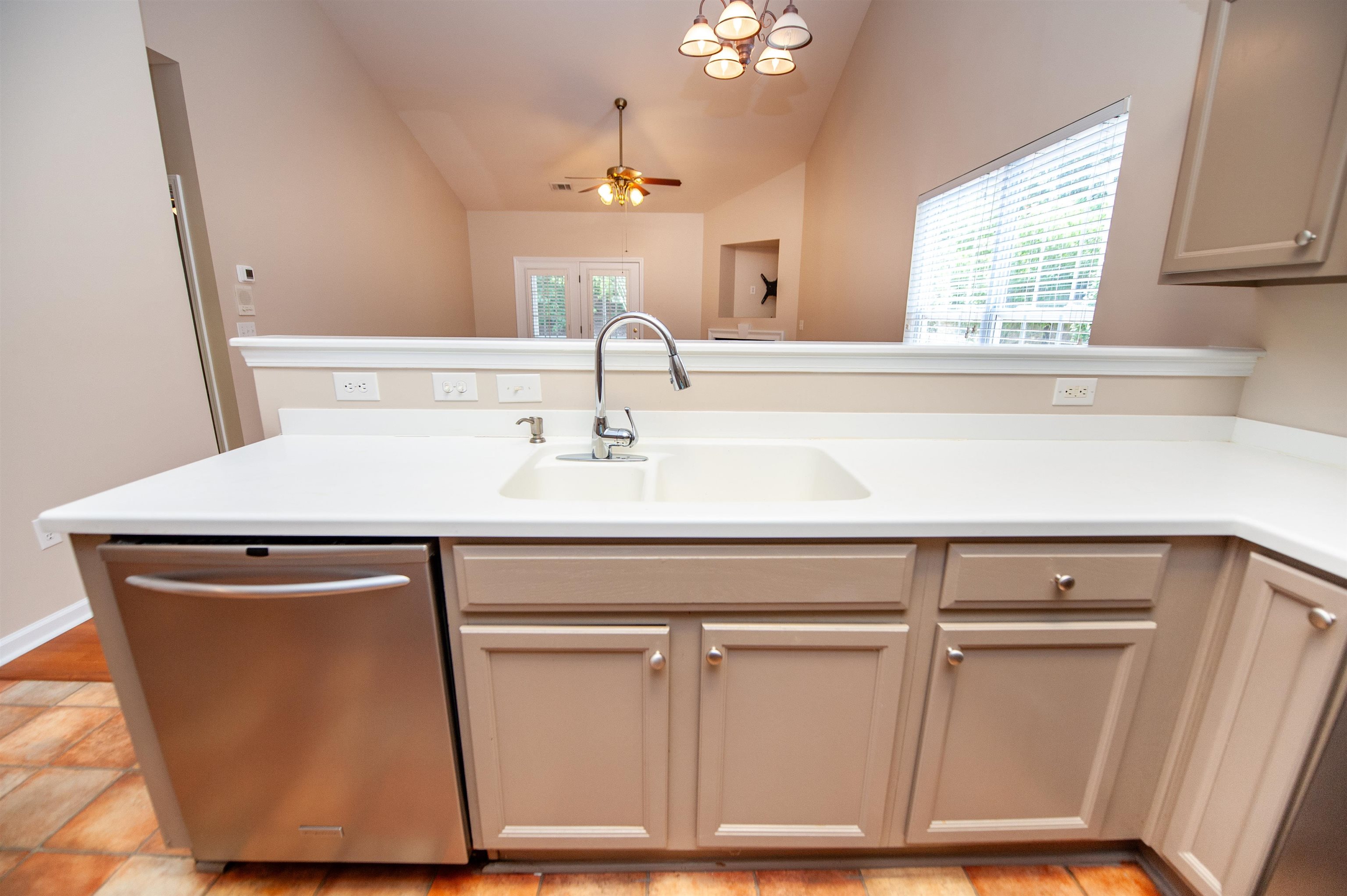 555 Clairidge Drive Property Photo 8