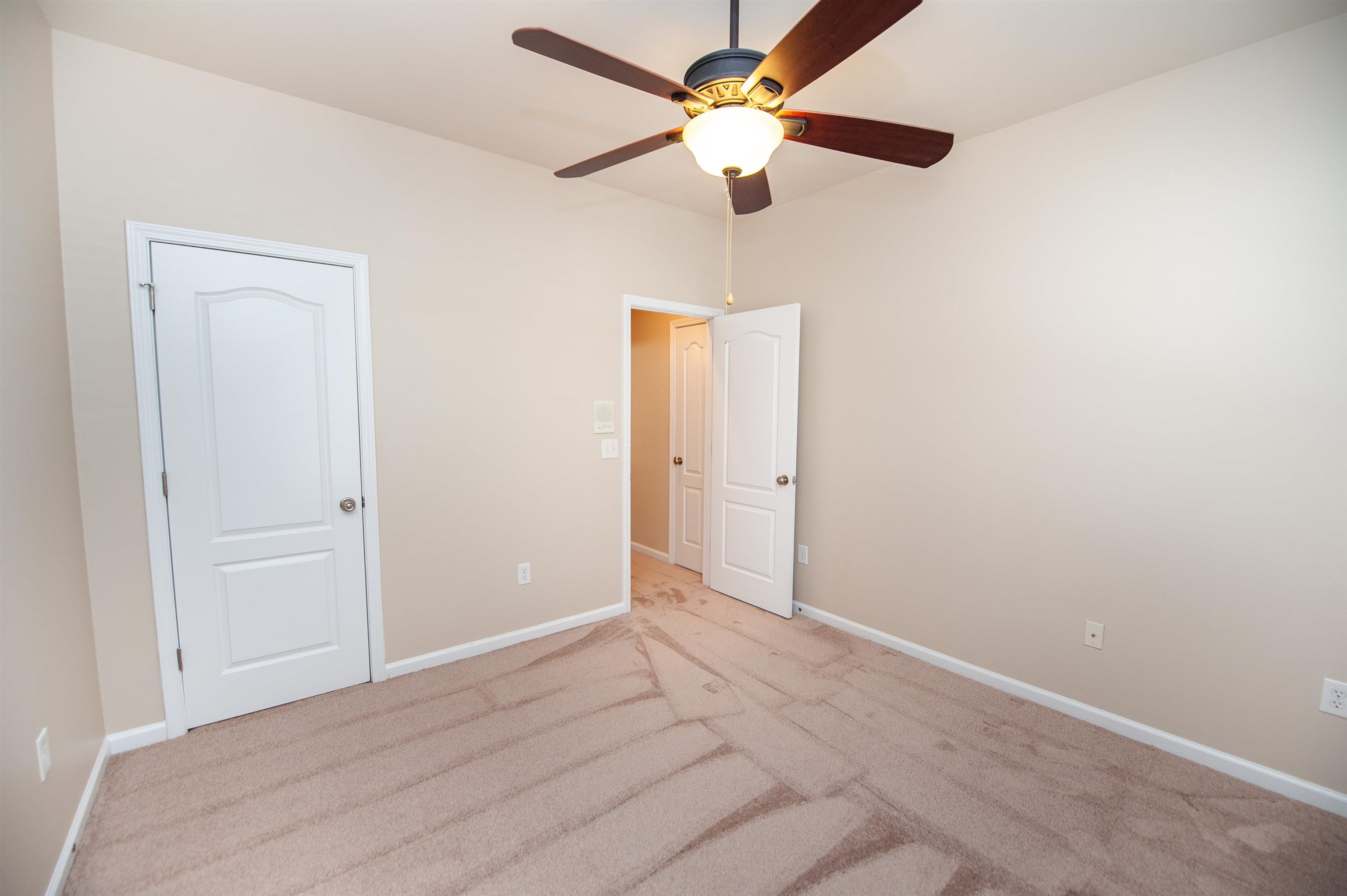 555 Clairidge Drive Property Photo 12