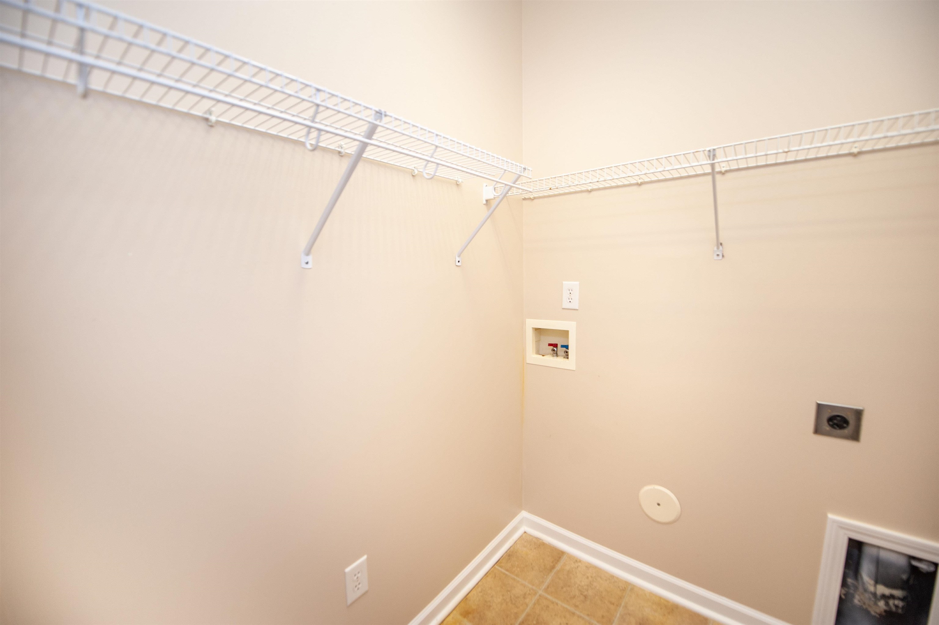 555 Clairidge Drive Property Photo 15